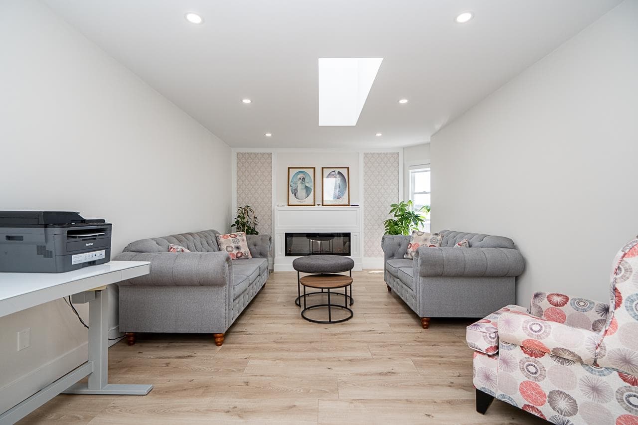 15452 Victoria Avenue, White Rock, V4B 1H3 — photo 5