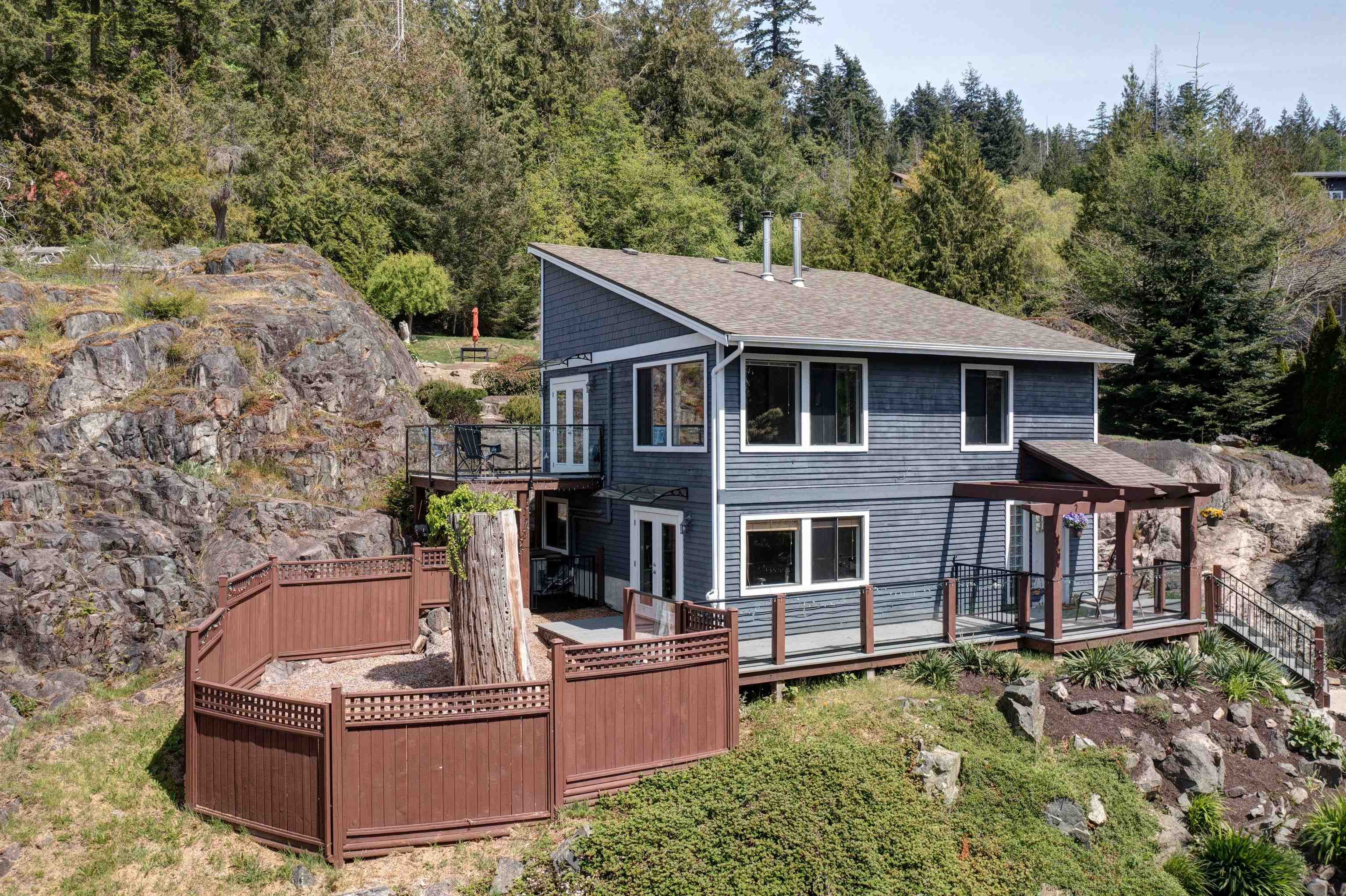 8362 Redrooffs Road, Halfmoon Bay, V7Z 1E5 — photo 3