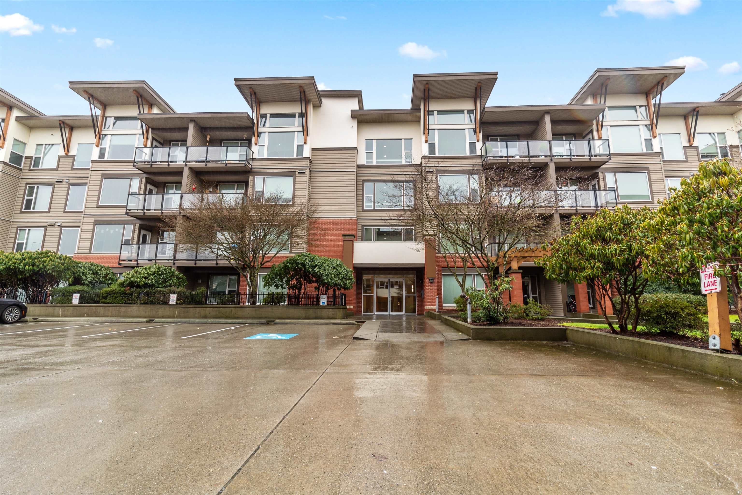 207 - 33539 Holland Avenue, Abbotsford, V2S 0C6 — photo 2