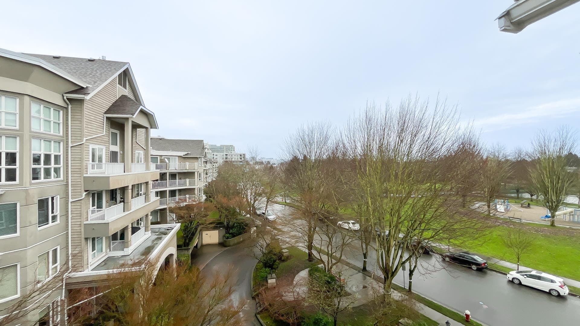425 - 5888 Dover Crescent, Richmond, V7C 5R9 — photo 2