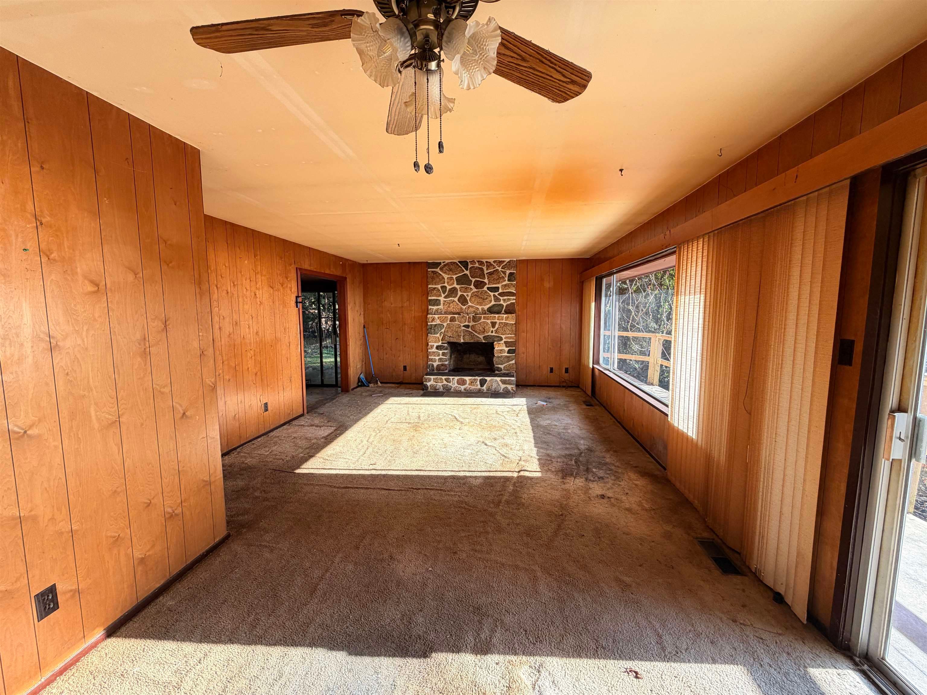 8131 Redrooffs Road, Halfmoon Bay, V7Z 1A7 — photo 2