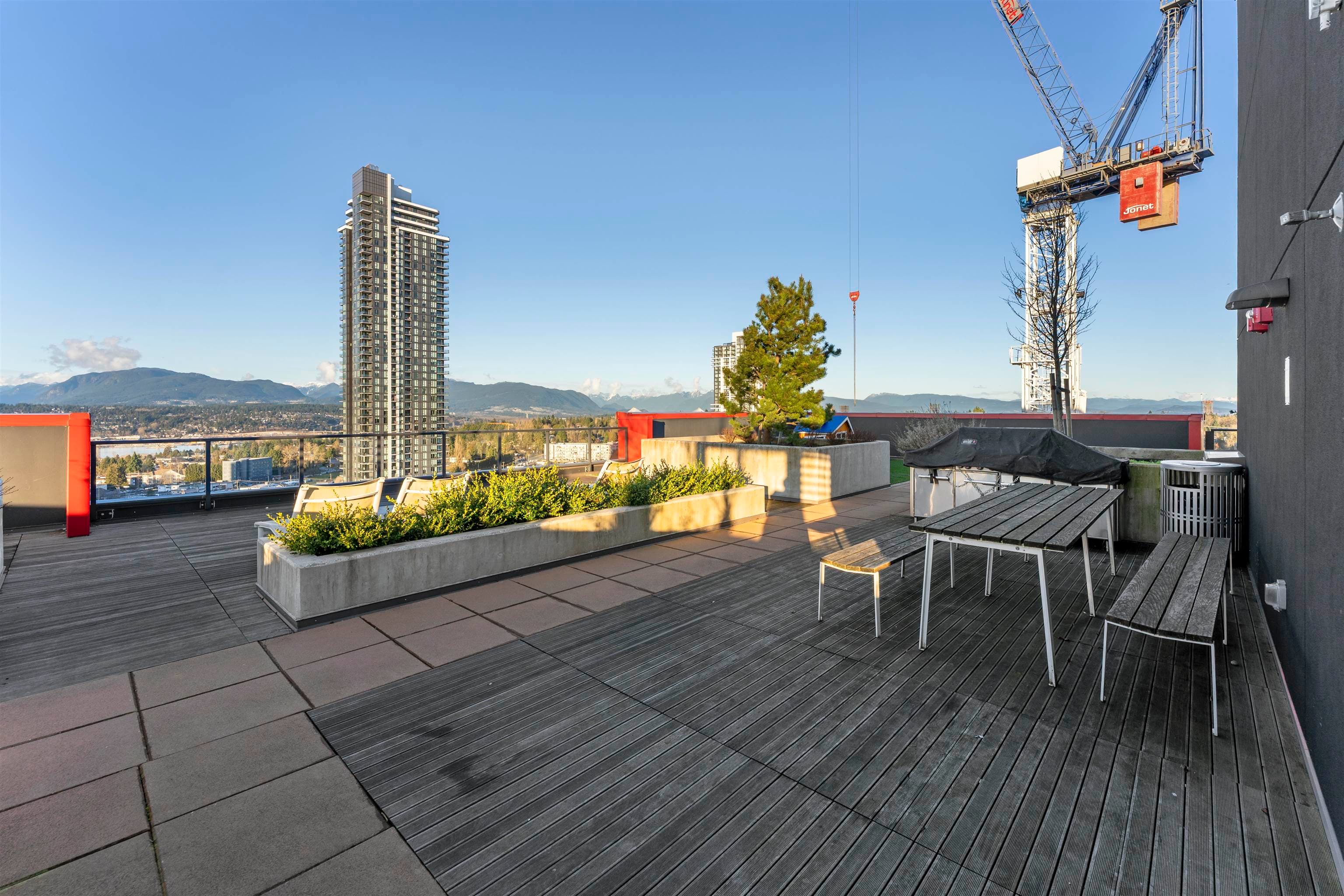 1409 - 10626 City Parkway, Surrey, V3T 0S3 — photo 1