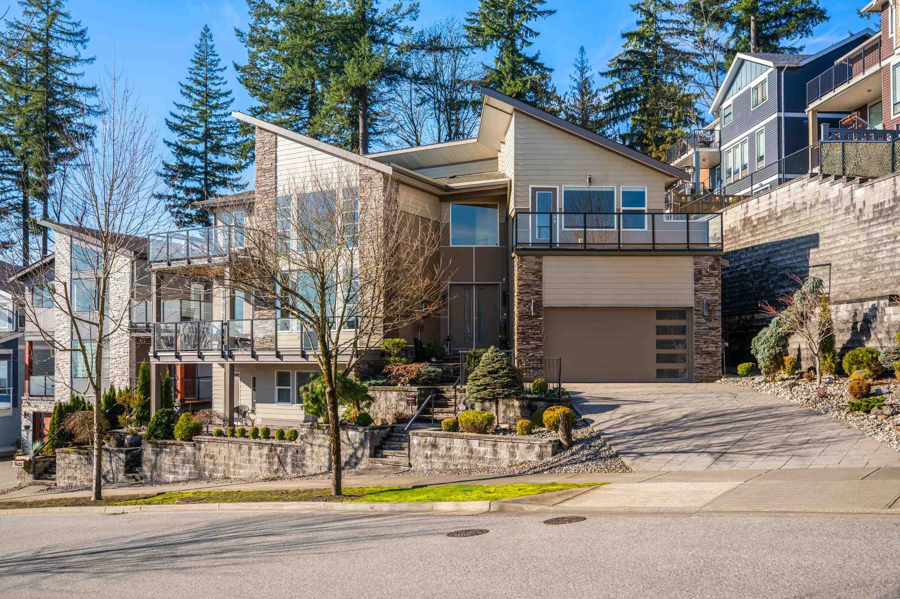 1412 Strawline Hill Street, Coquitlam, V3E 0L5 — photo 2
