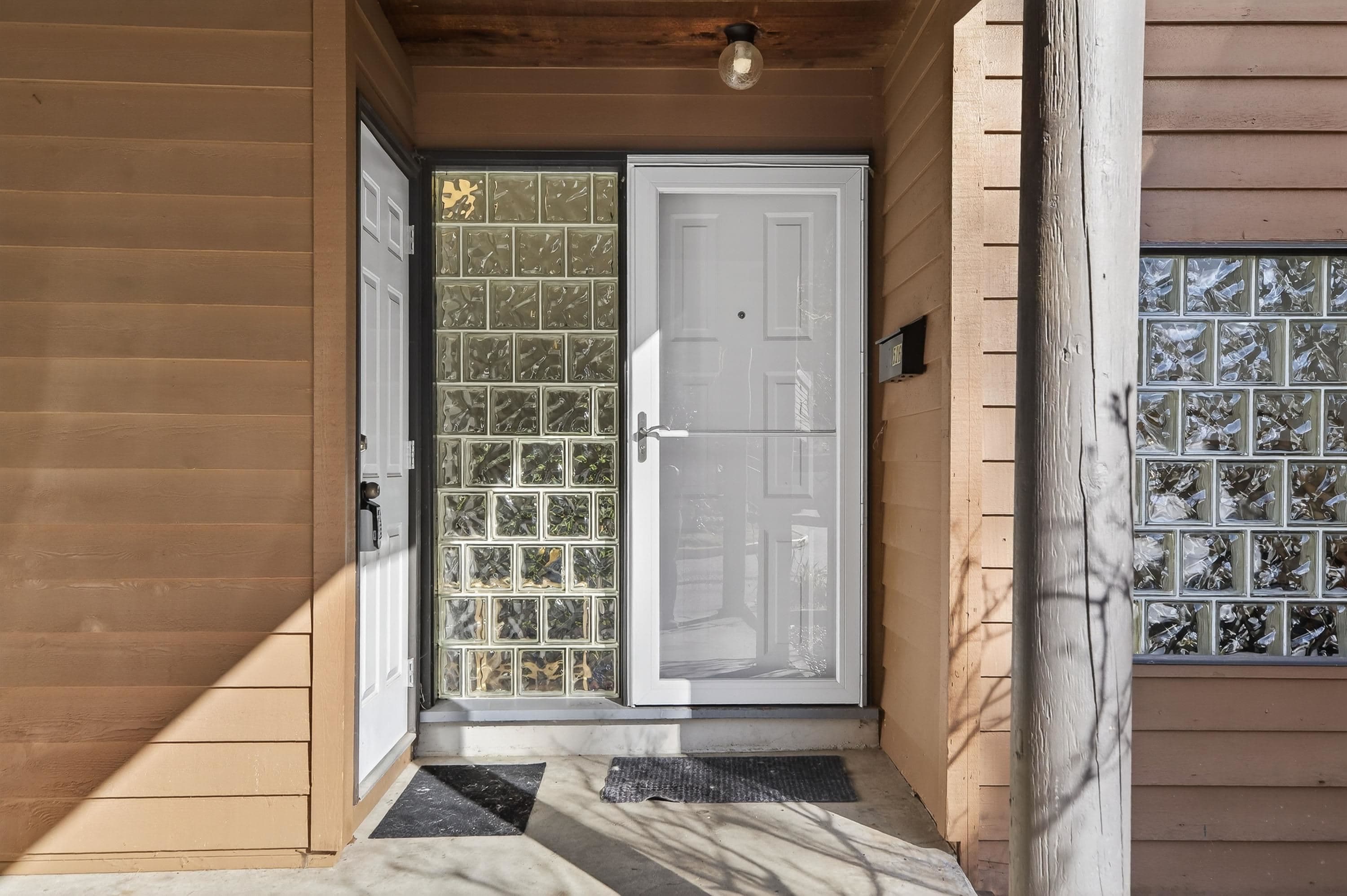 526 Cardiff Way, Port Moody, V3H 3T1 — photo 3