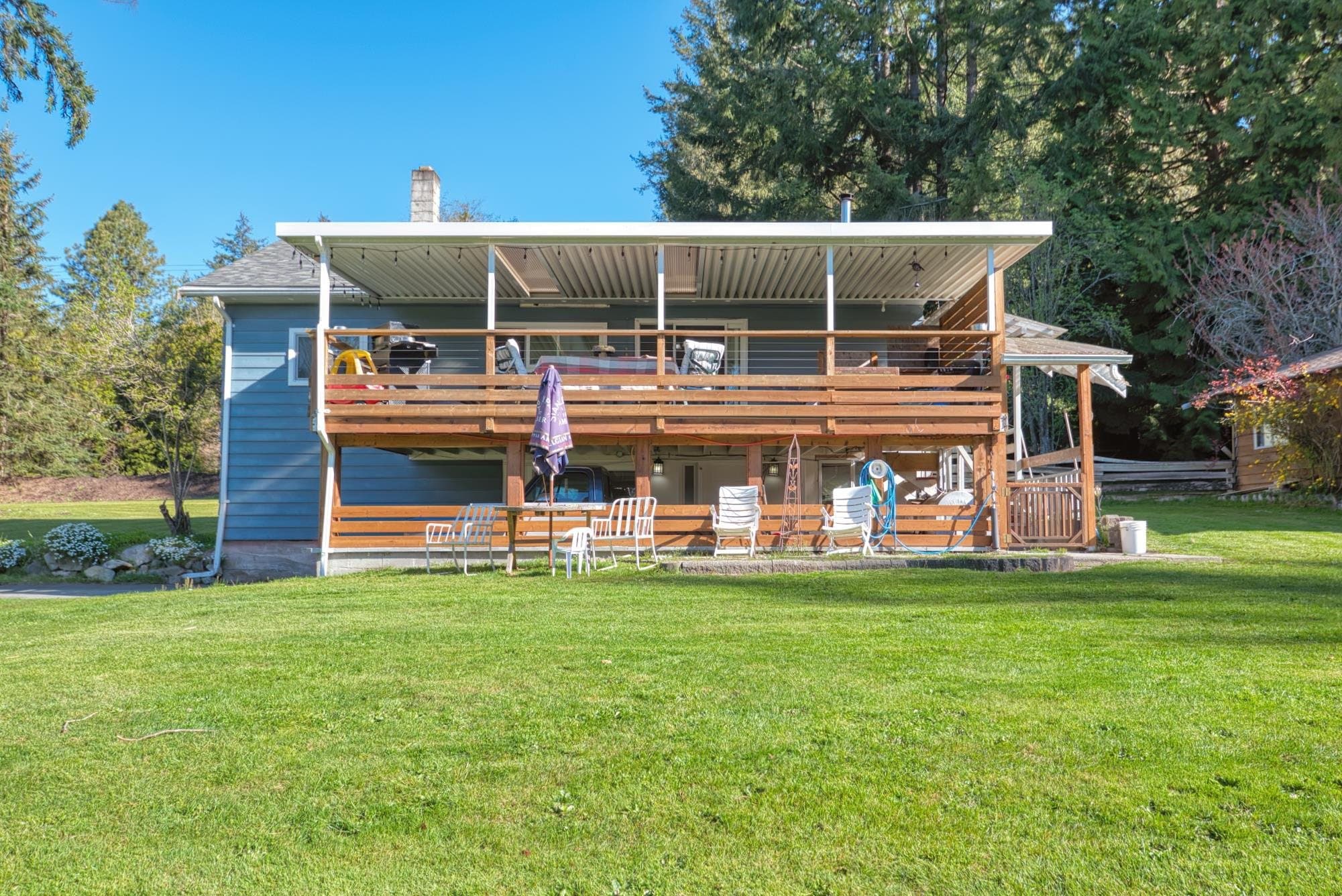 1106 A & B Gladwin Trail Road, Roberts Creek, V0N 2W4 — photo 2