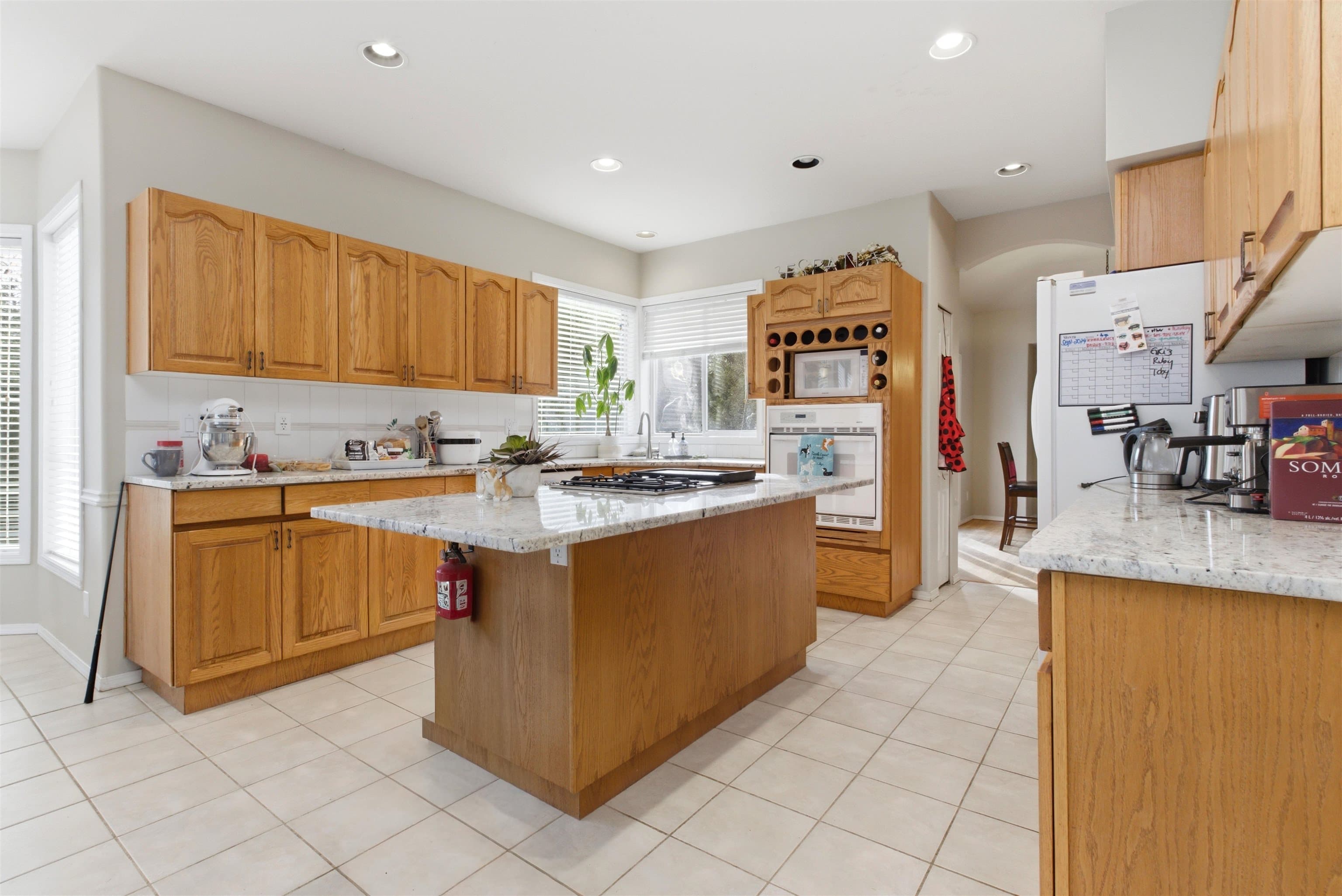 4570 Maysfield Crescent, Langley, V3A 4M1 — photo 5