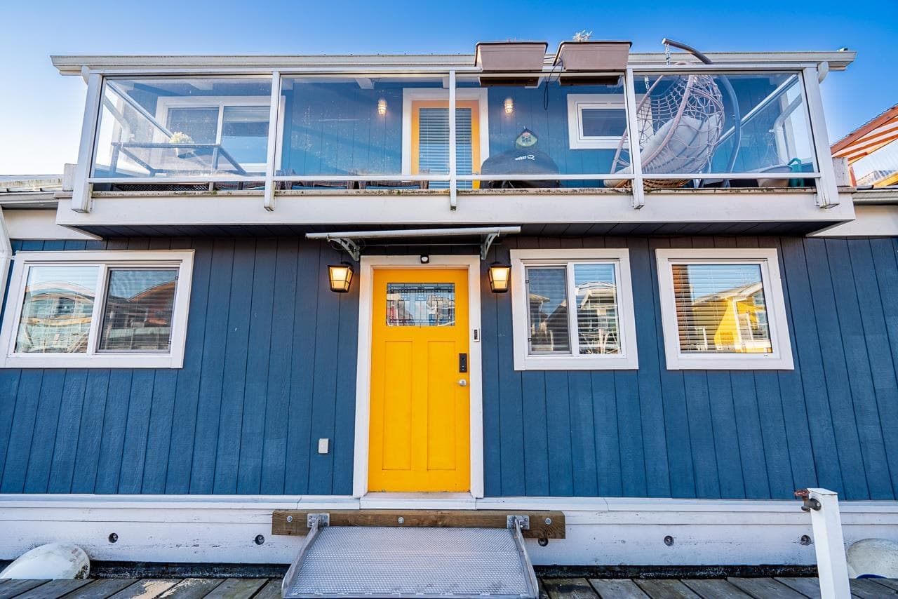 A015 - 415 Esplanade Avenue, North Vancouver, V7M 1A6 — photo 2