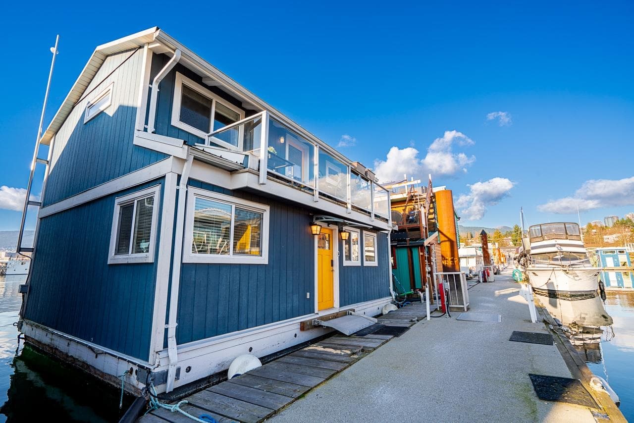 A015 - 415 Esplanade Avenue, North Vancouver, V7M 1A6 — photo 3