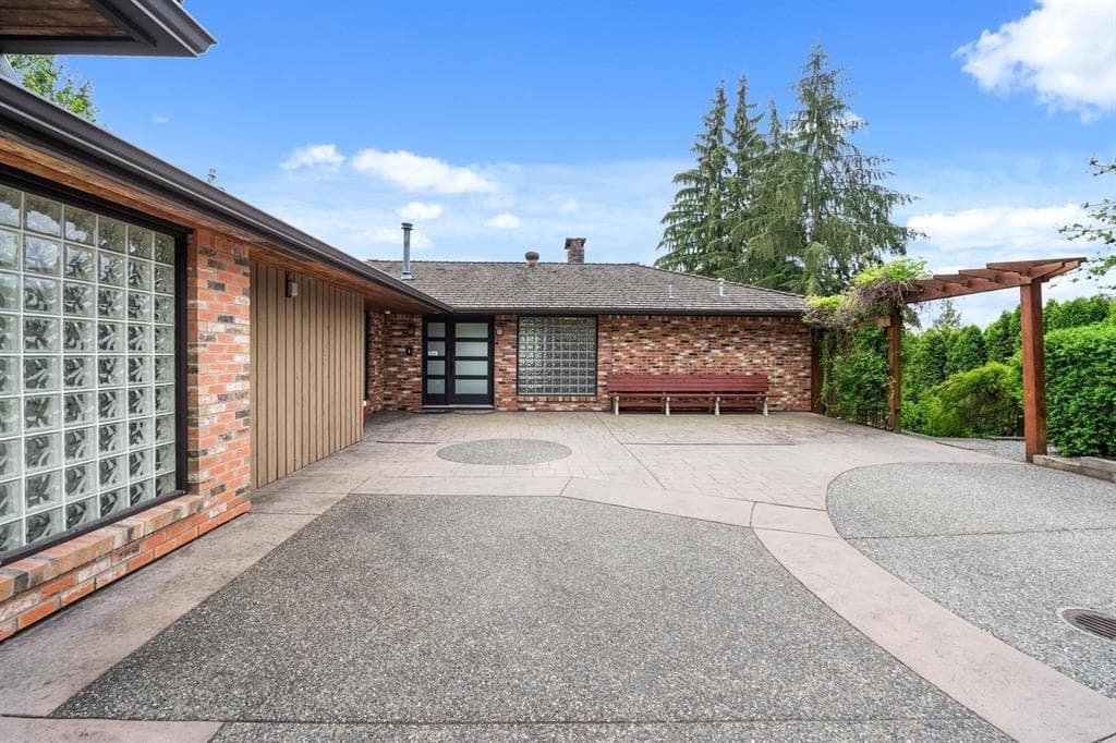 14534 Lombard Place, Surrey, V3X 1B5 — photo 3