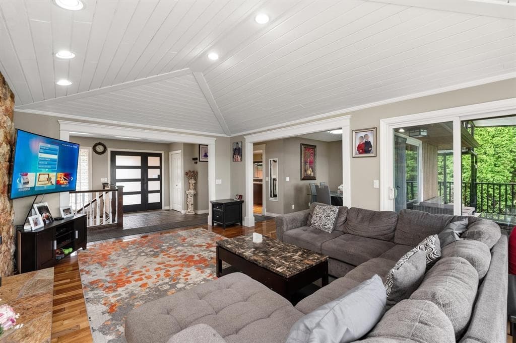 14534 Lombard Place, Surrey, V3X 1B5 — photo 5