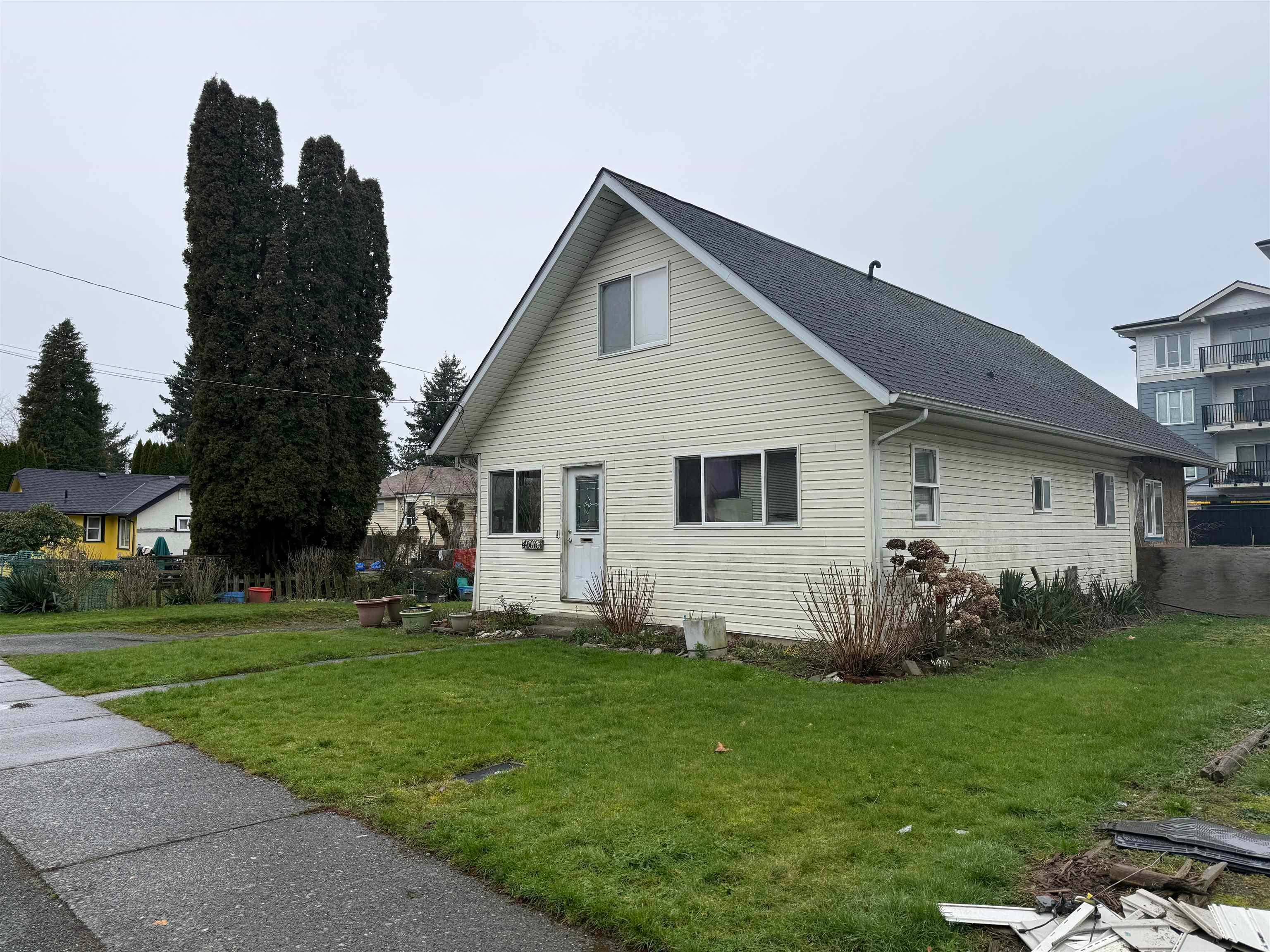 46063 Cleveland Avenue, Chilliwack, V2P 2X2 — photo 1
