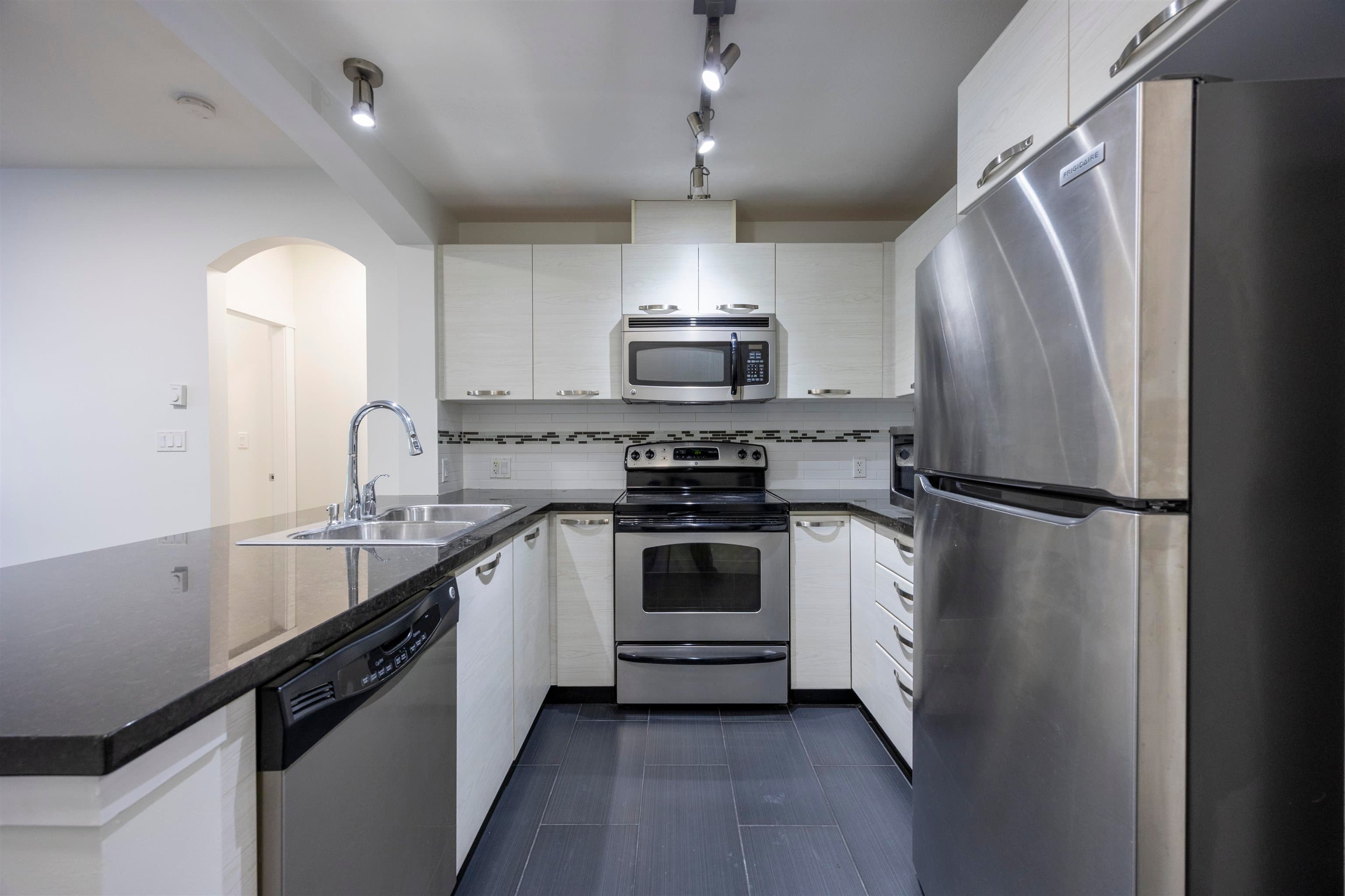 311 - 7428 Byrnepark Walk, Burnaby, V3N 0B4 — photo 5