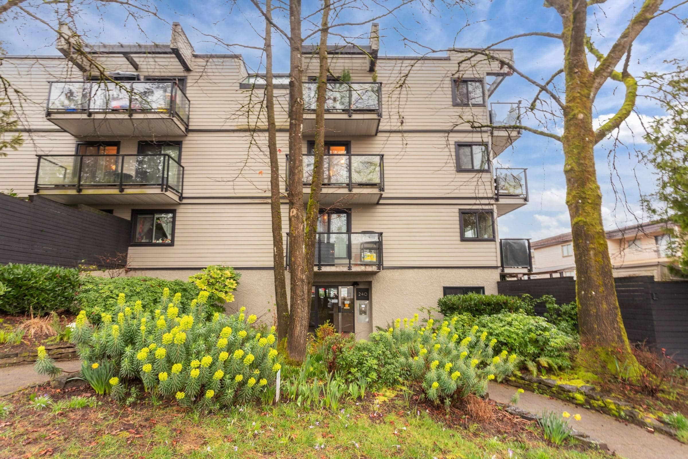 112 - 240 Mahon Avenue, North Vancouver, V7M 3H4 — photo 3