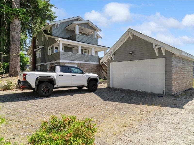 16602 Bell Road, Surrey, V3S 1H8 — photo 2