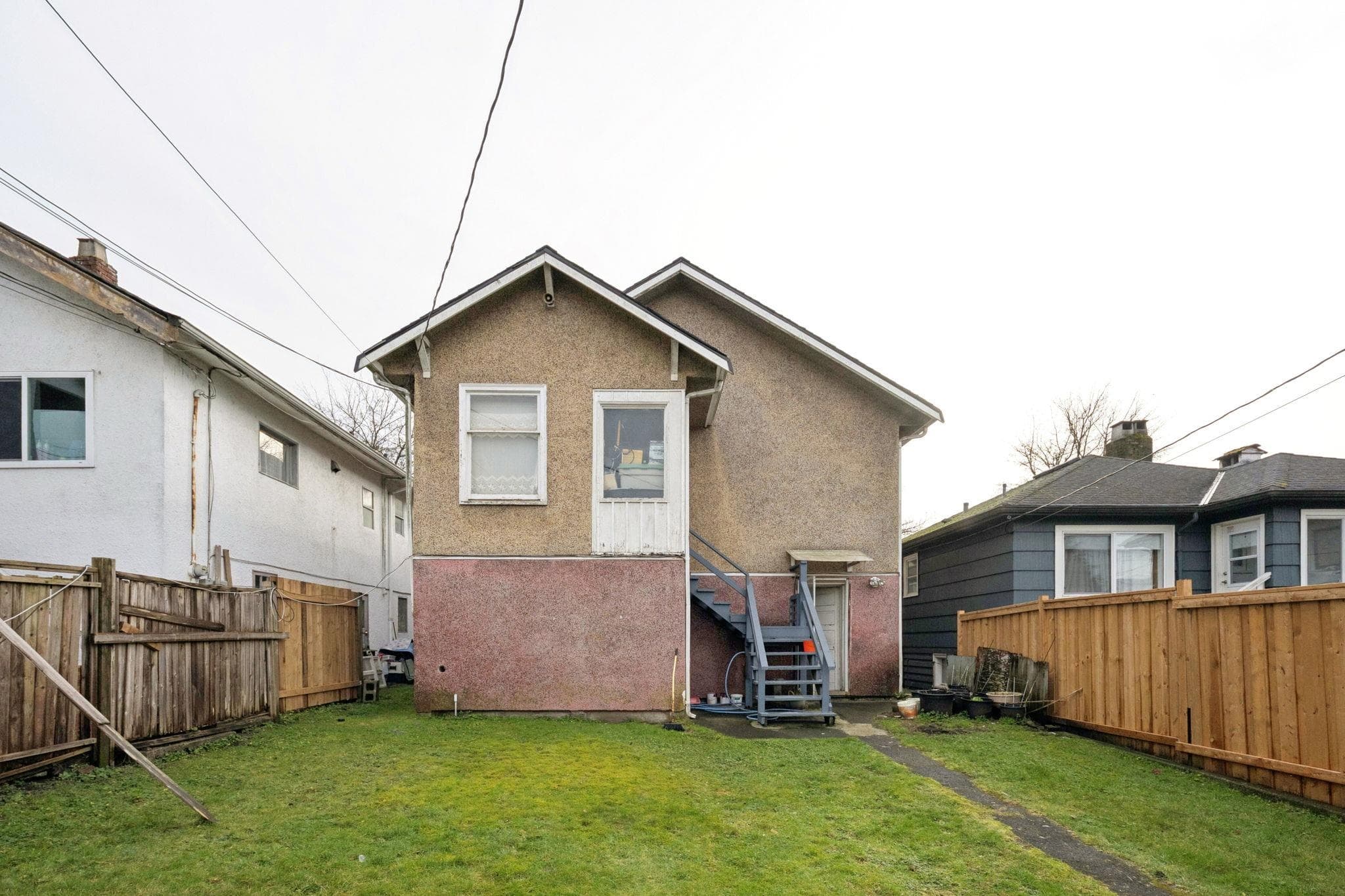 2541 Dundas Street, Vancouver, V5K 1P7 — photo 2