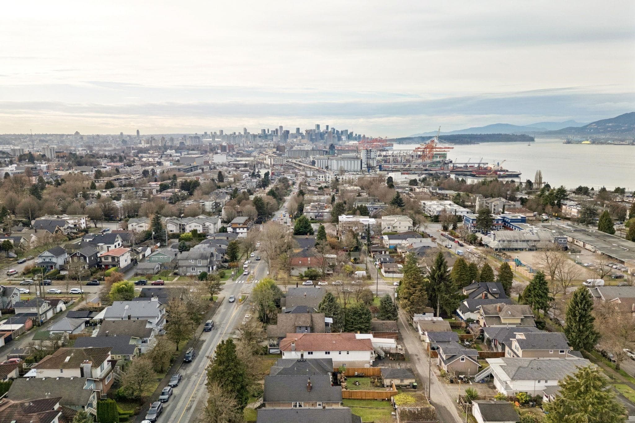 2541 Dundas Street, Vancouver, V5K 1P7 — photo 3