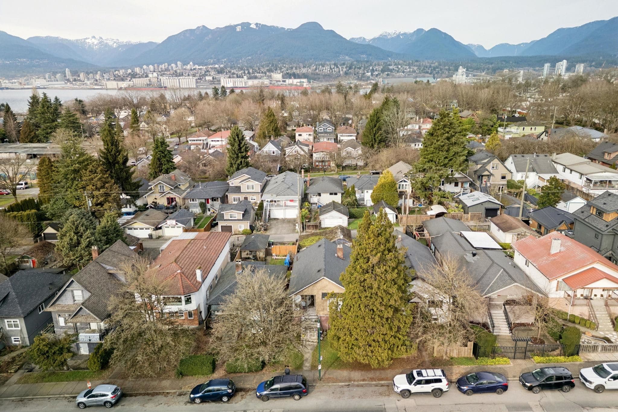 2541 Dundas Street, Vancouver, V5K 1P7 — photo 5