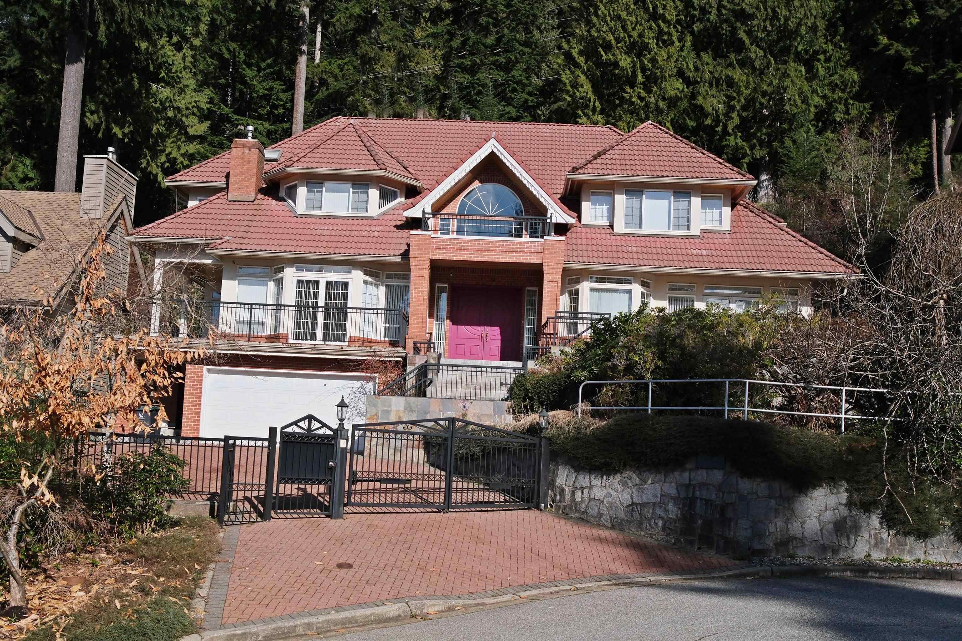 4989 Chalet Place, North Vancouver, V7R 4X4 — photo 1