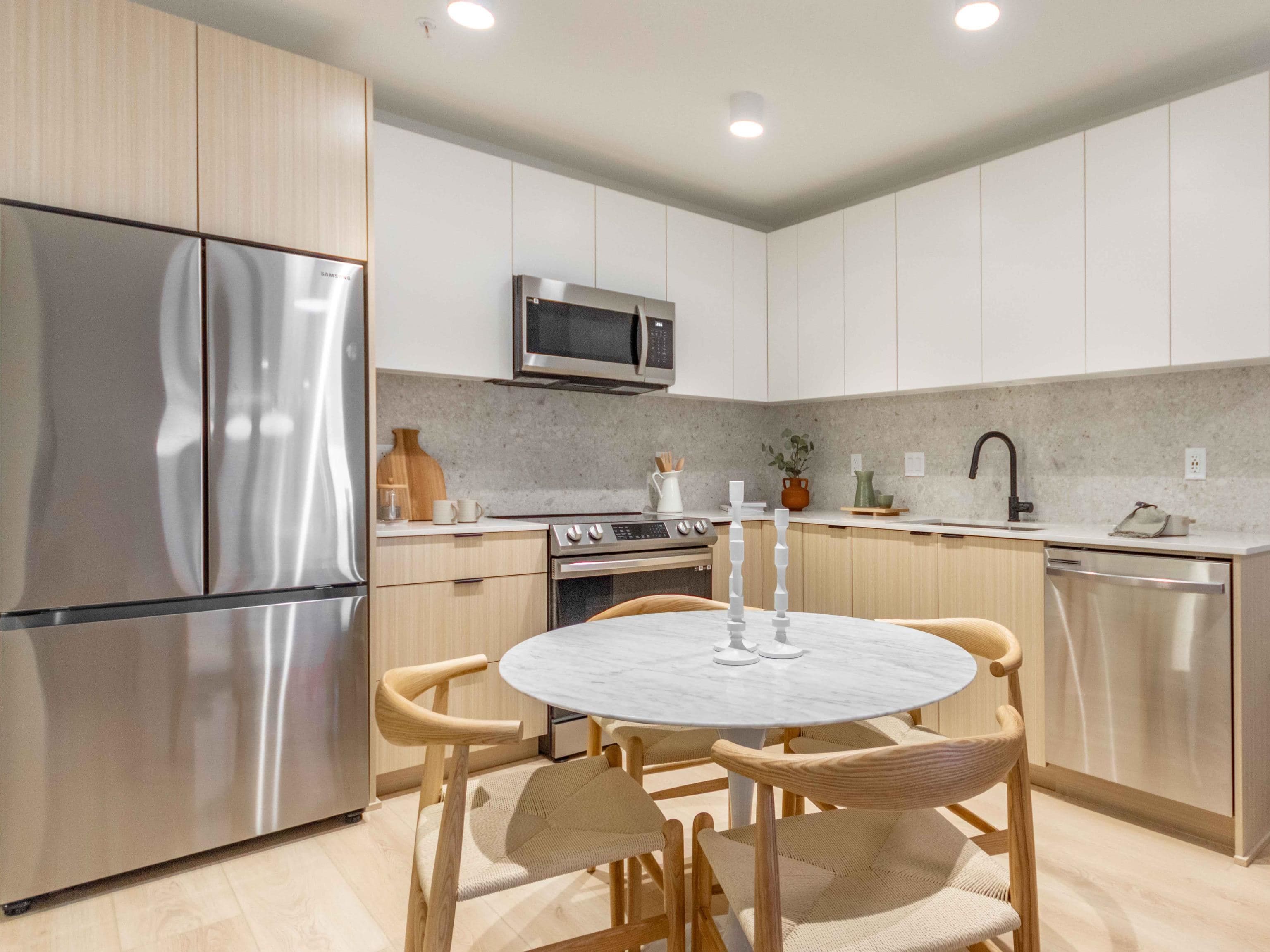 202 - 13455 94a Avenue, Surrey, V0V 0V0 — photo 4