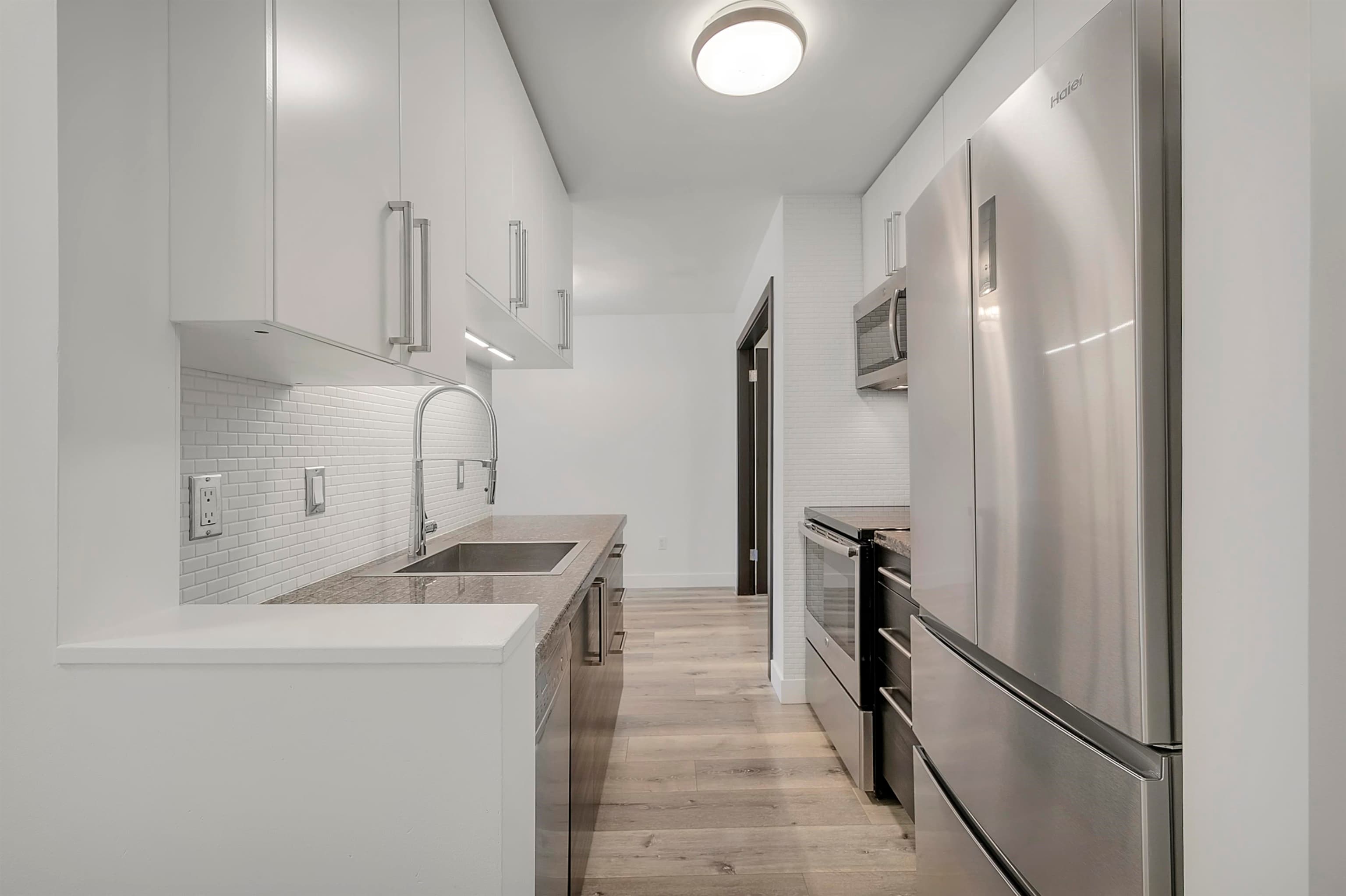 302 - 170 E 3rd Street, North Vancouver, V7L 1E6 — photo 2