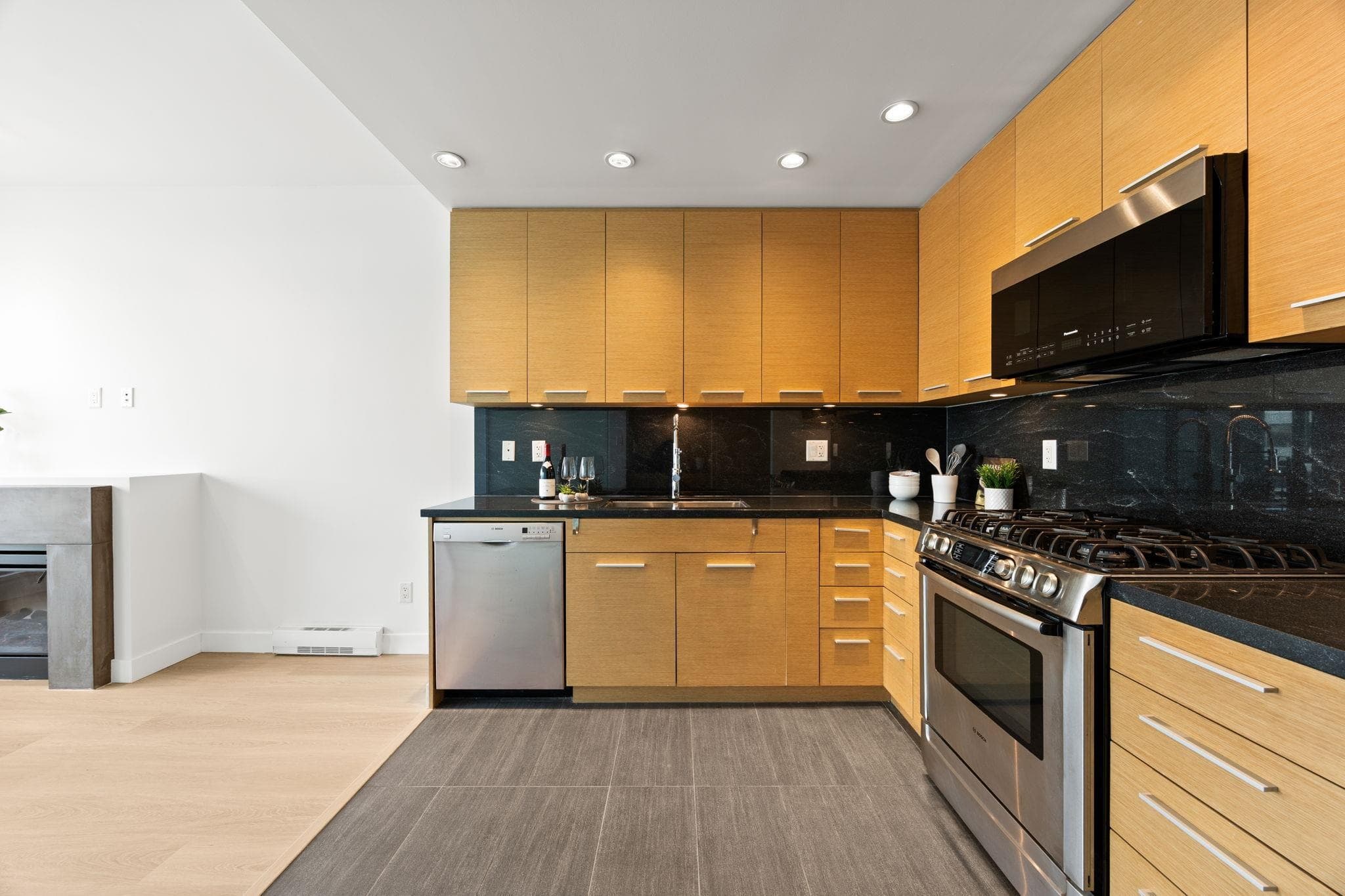 308 - 2528 Maple Street, Vancouver, V6J 0B5 — photo 5