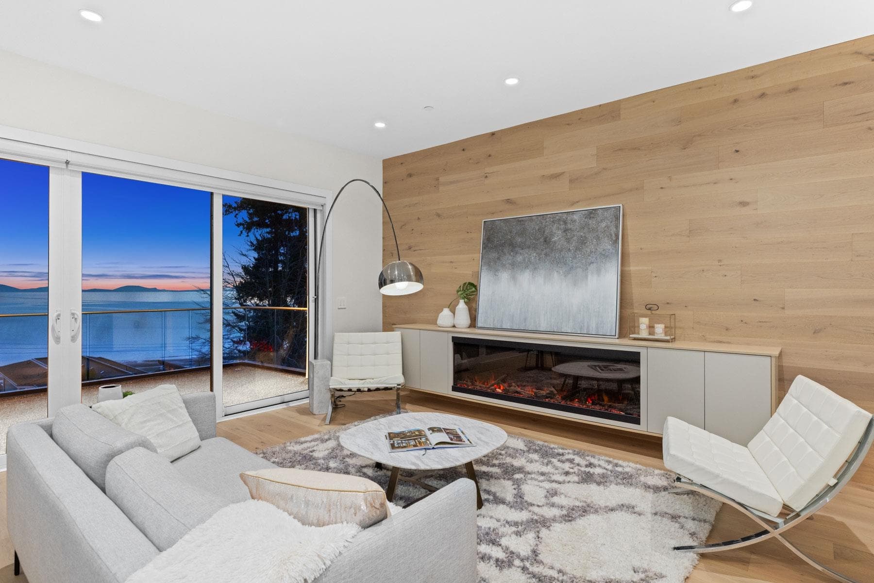 14799 Oxenham Avenue, White Rock, V4B 2H8 — photo 5