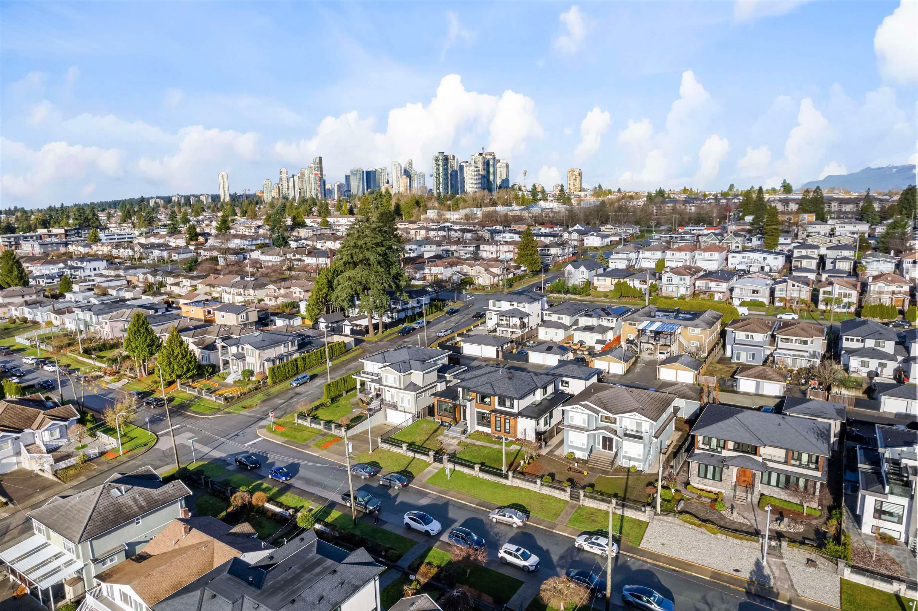 5619 Portland Street, Burnaby, V5J 2R7 — photo 1
