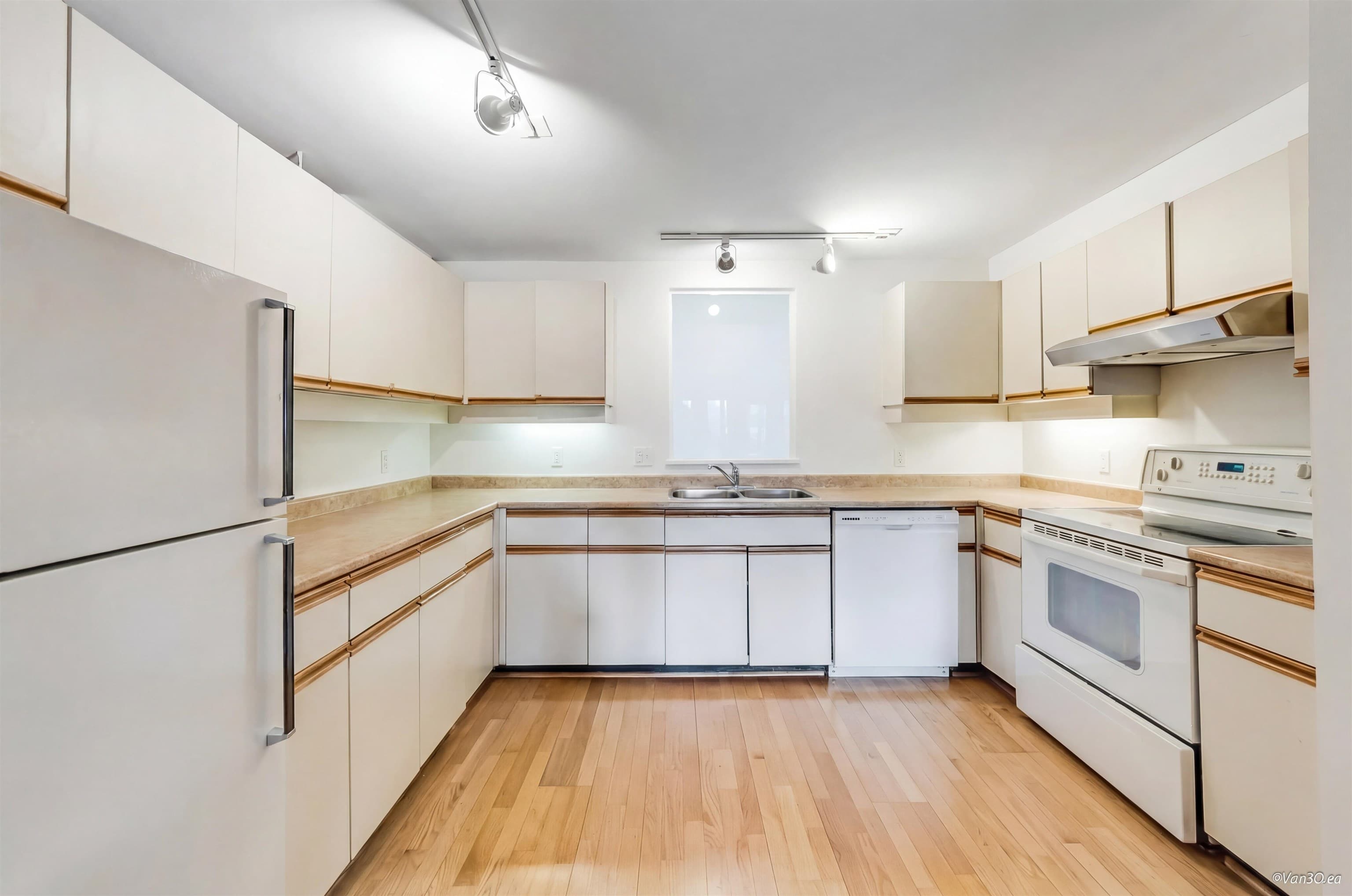 5-1 - 550 Beatty Street, Vancouver, V6B 2L3 — photo 2