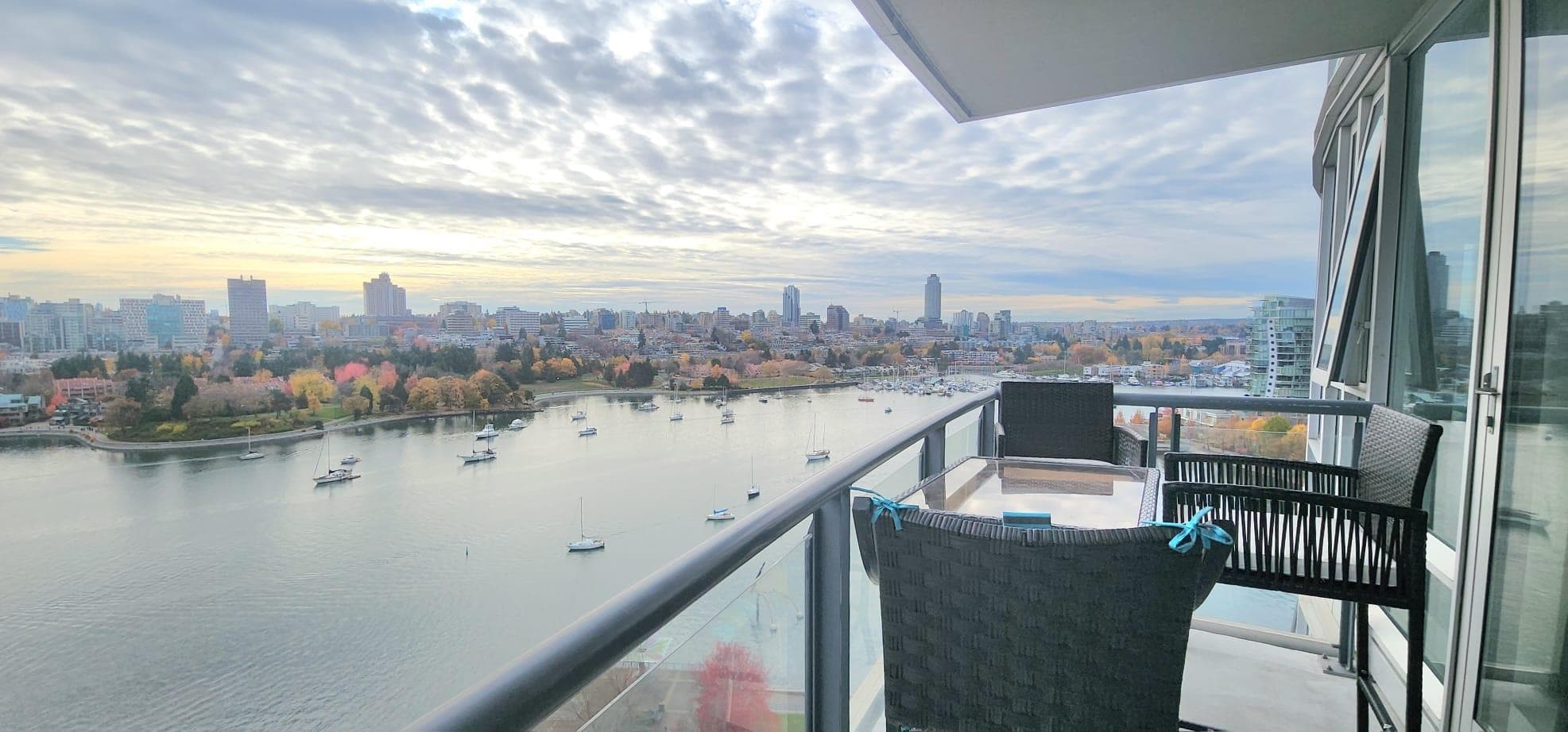 1383 Marinaside Crescent, Vancouver, V6Z 2W9 — photo 3