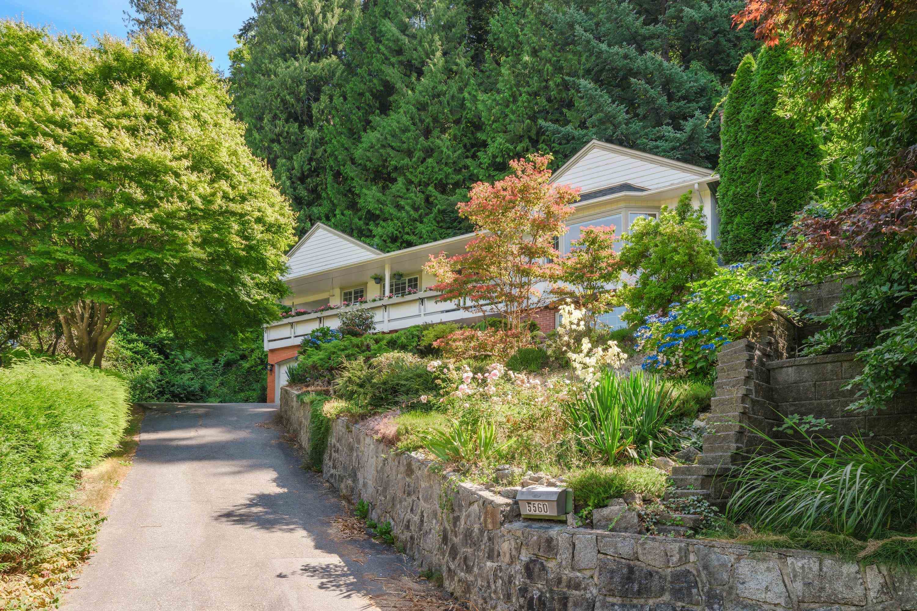 5560 Greenleaf Road, West Vancouver, V7W 1N6 — photo 1