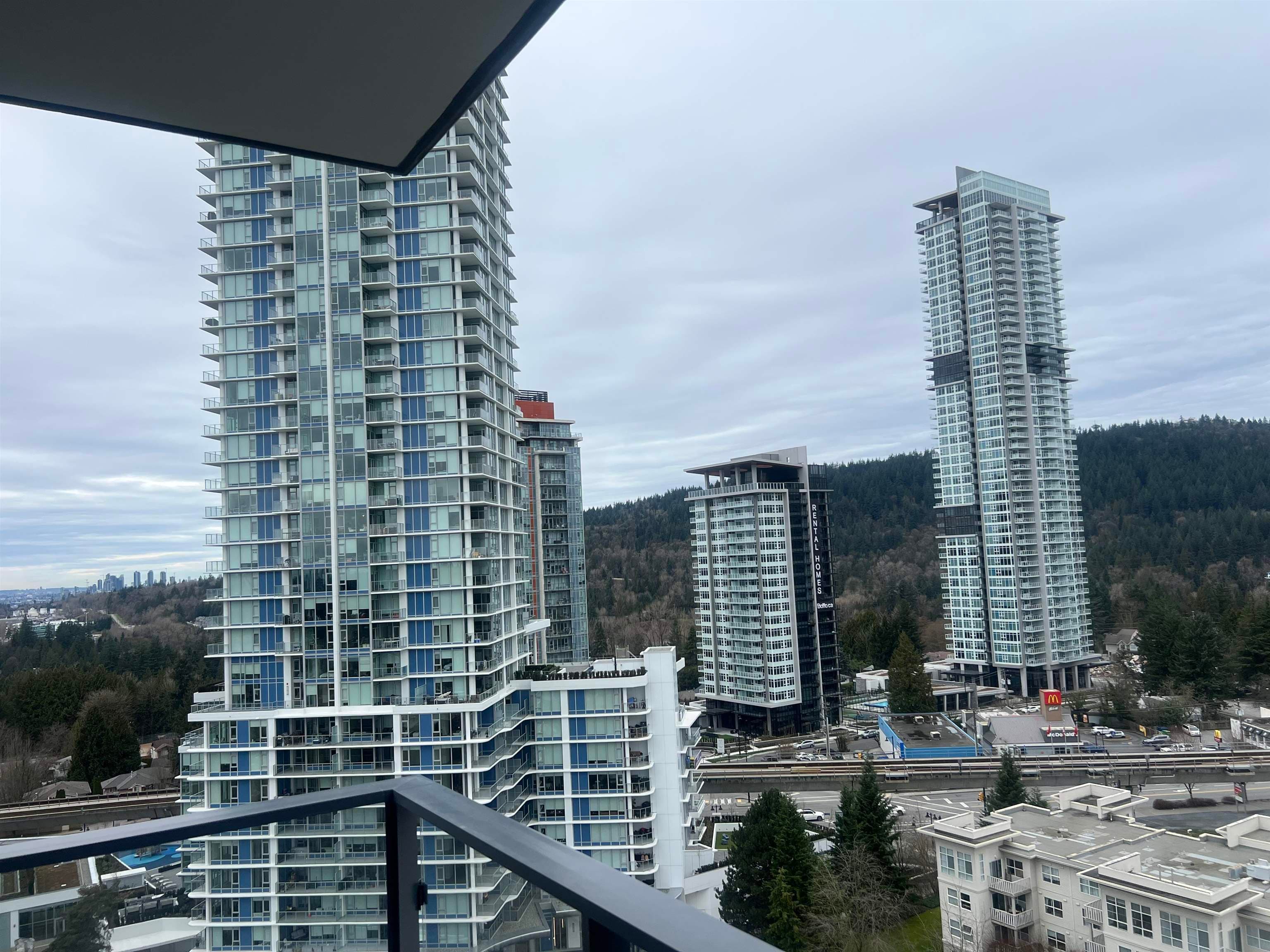 1407 - 537 Cottonwood Avenue, Coquitlam, V3J 0S4 — photo 3