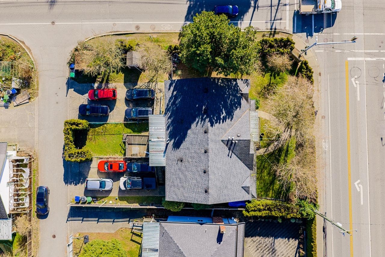 8412- - 8414 156 Street, Surrey