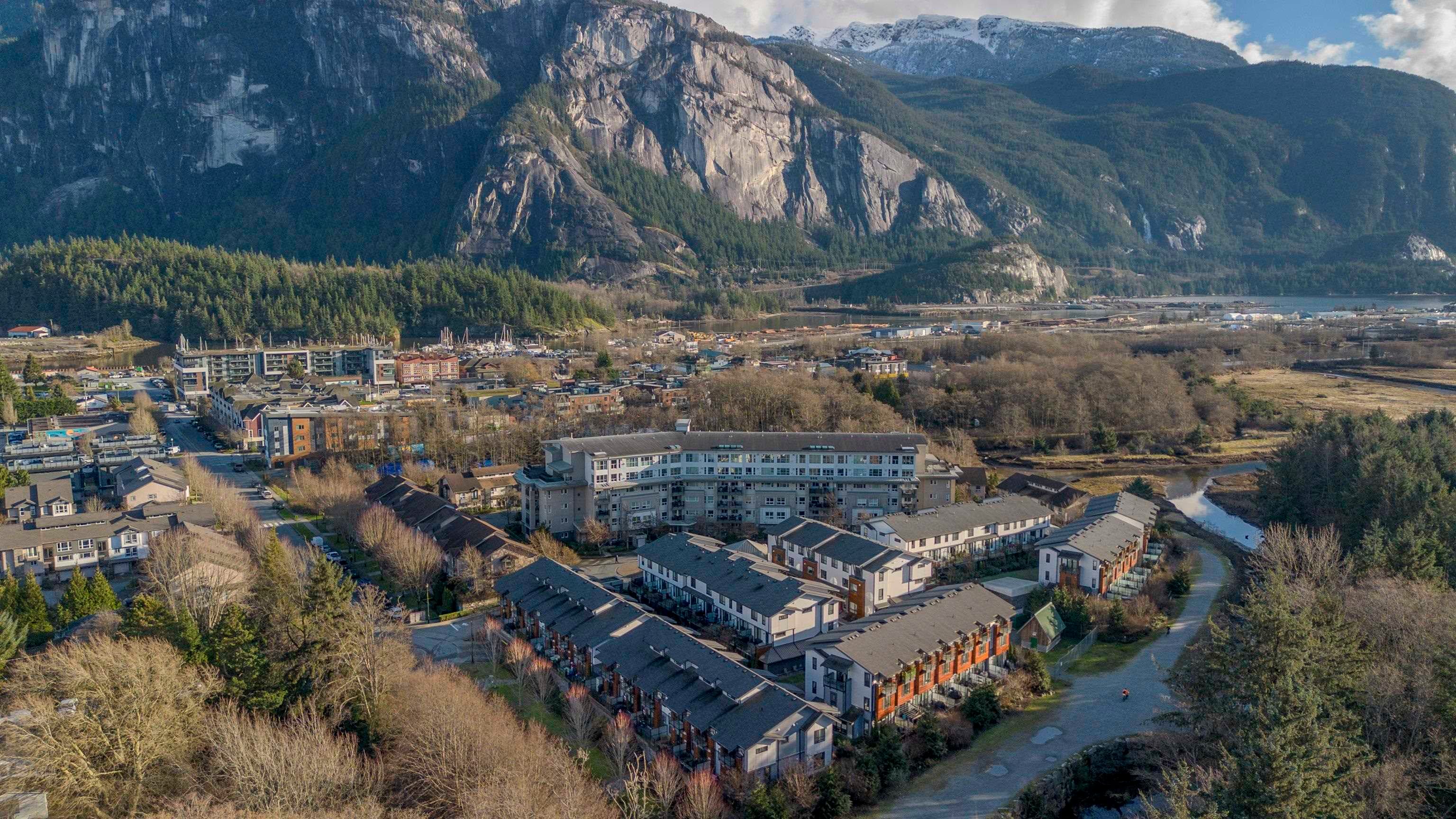 40 - 1188 Main Street, Squamish, V8B 0Z3 — photo 4