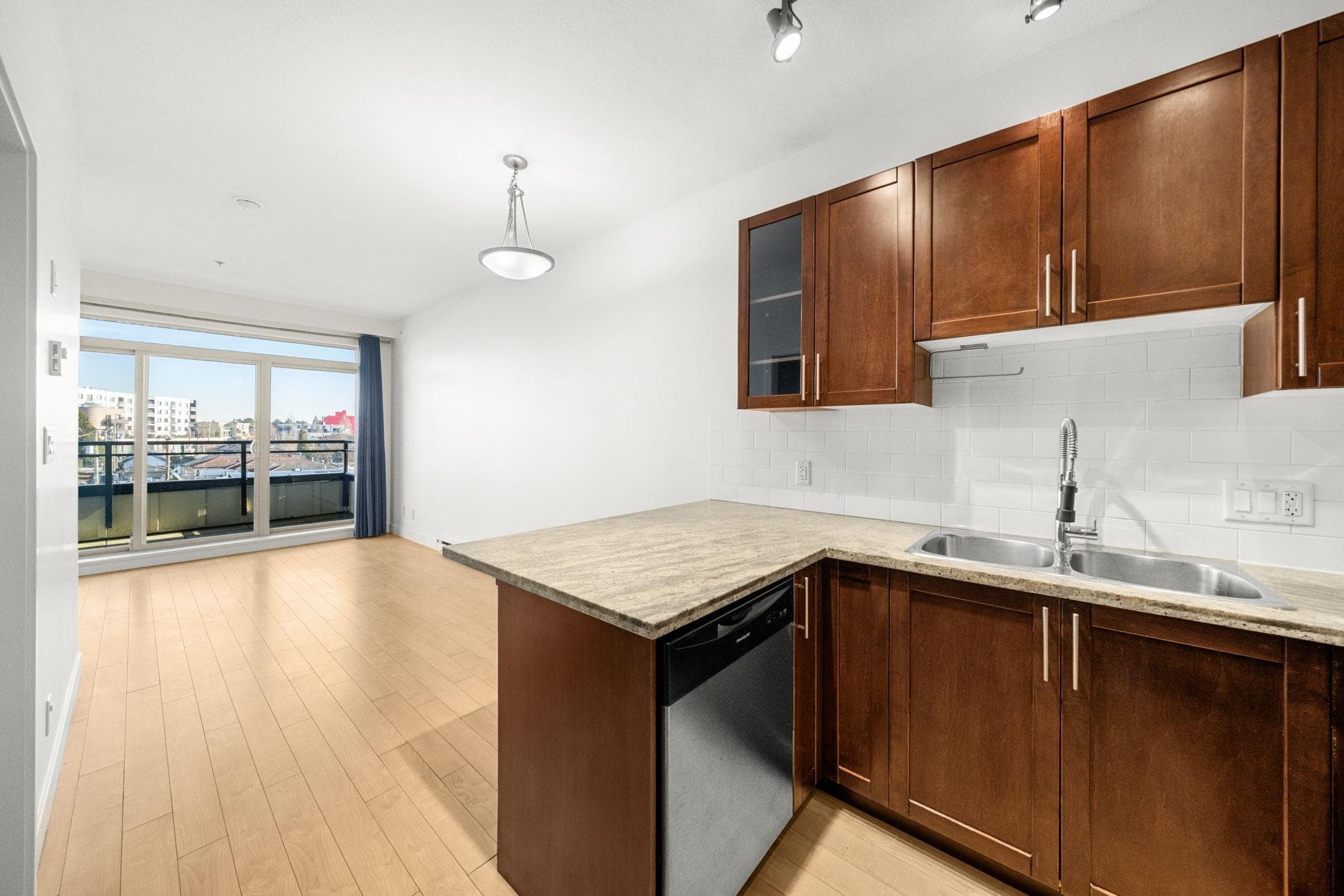 PH8 - 688 E 17th Avenue, Vancouver, V5V 0A8 — photo 2