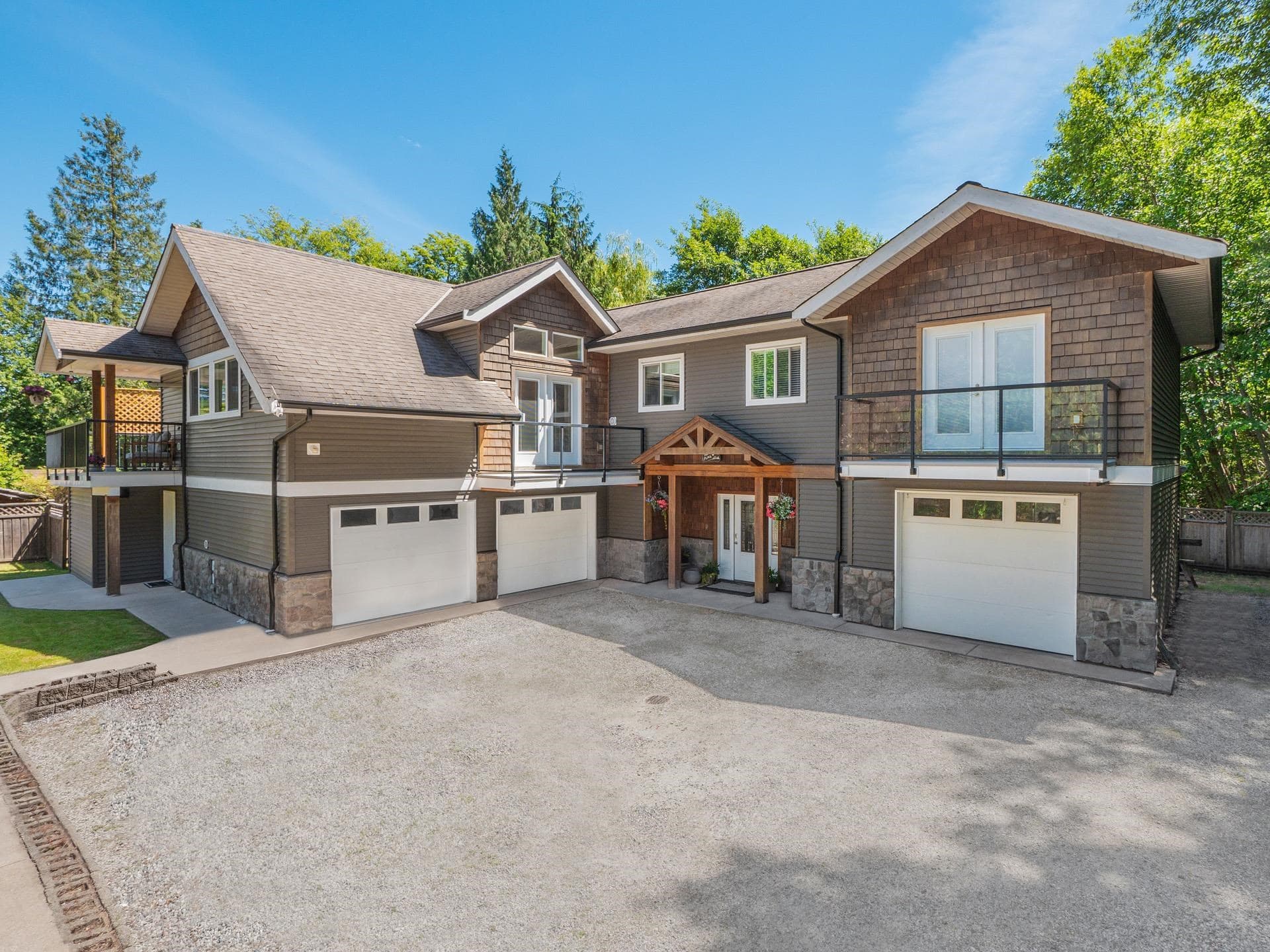 6251 Jasper Road, Sechelt, V7Z 0M2 — photo 1