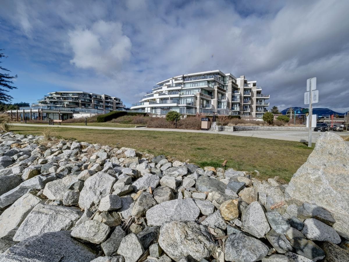 206 - 5665 Teredo Street, Sechelt, V7Z 0J2 — photo 4