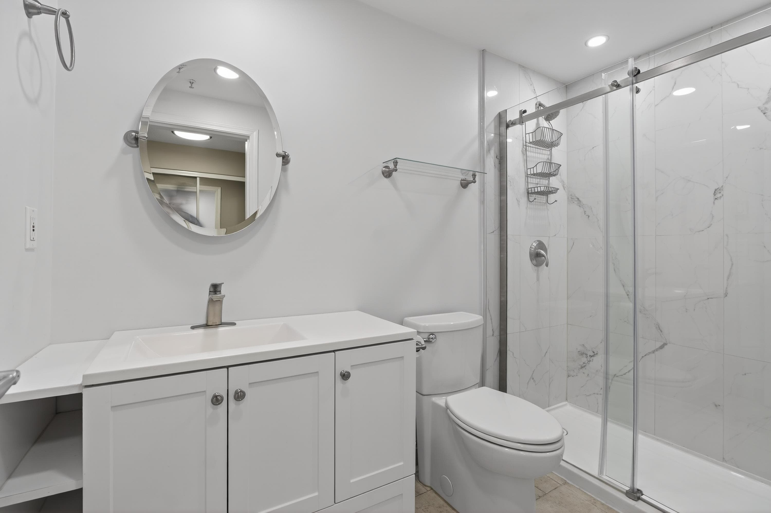 103 - 108 W Esplanade, North Vancouver, V7M 3M8 — photo 4