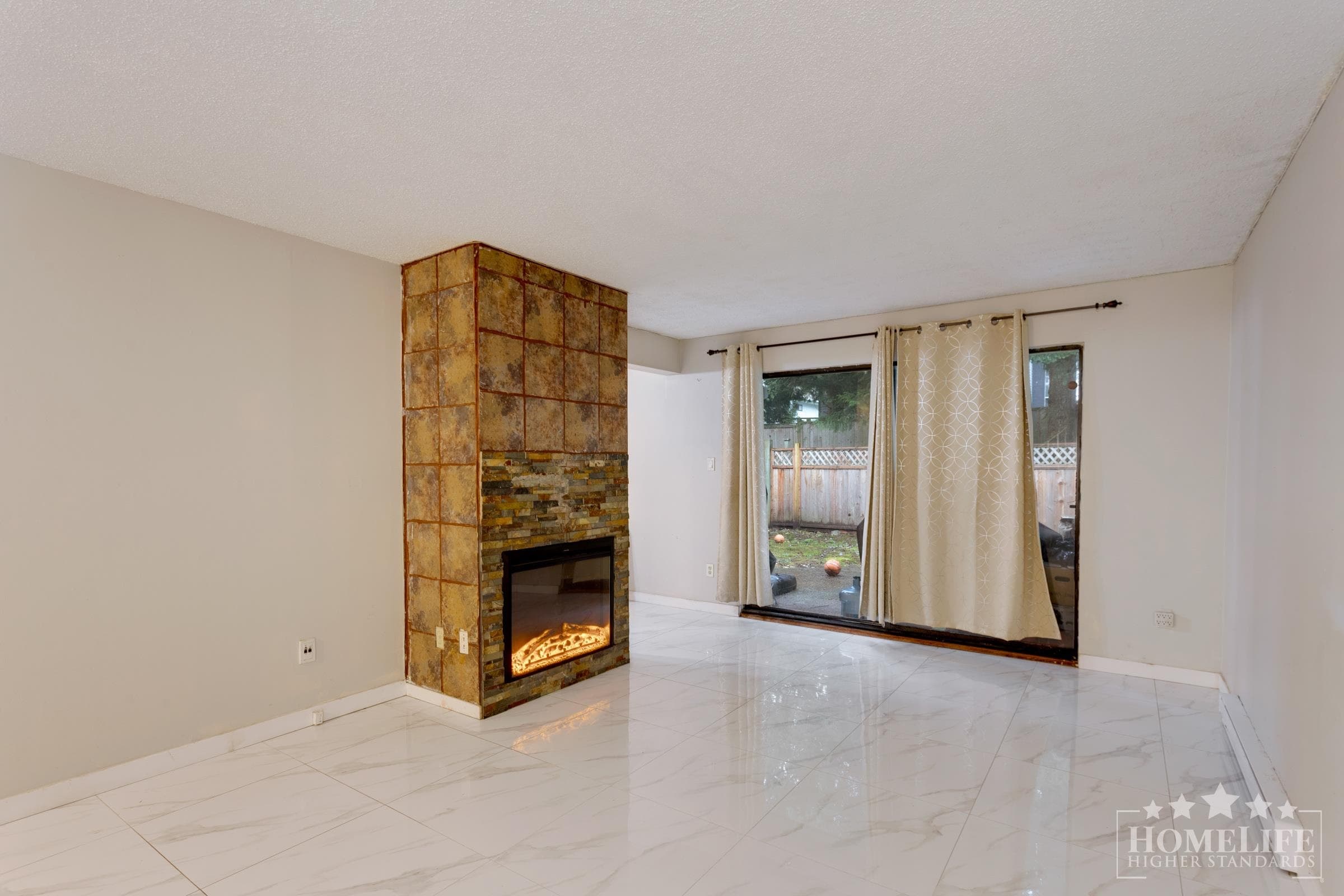 2 - 9976 149 Street, Surrey, V3R 7W7 — photo 3