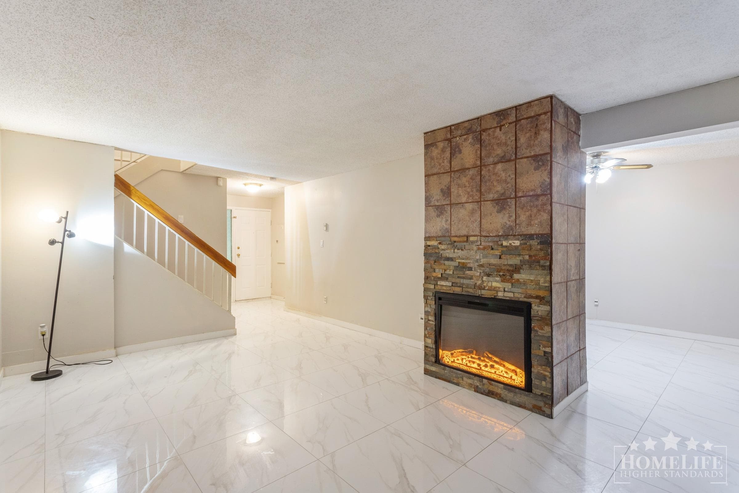 2 - 9976 149 Street, Surrey, V3R 7W7 — photo 4