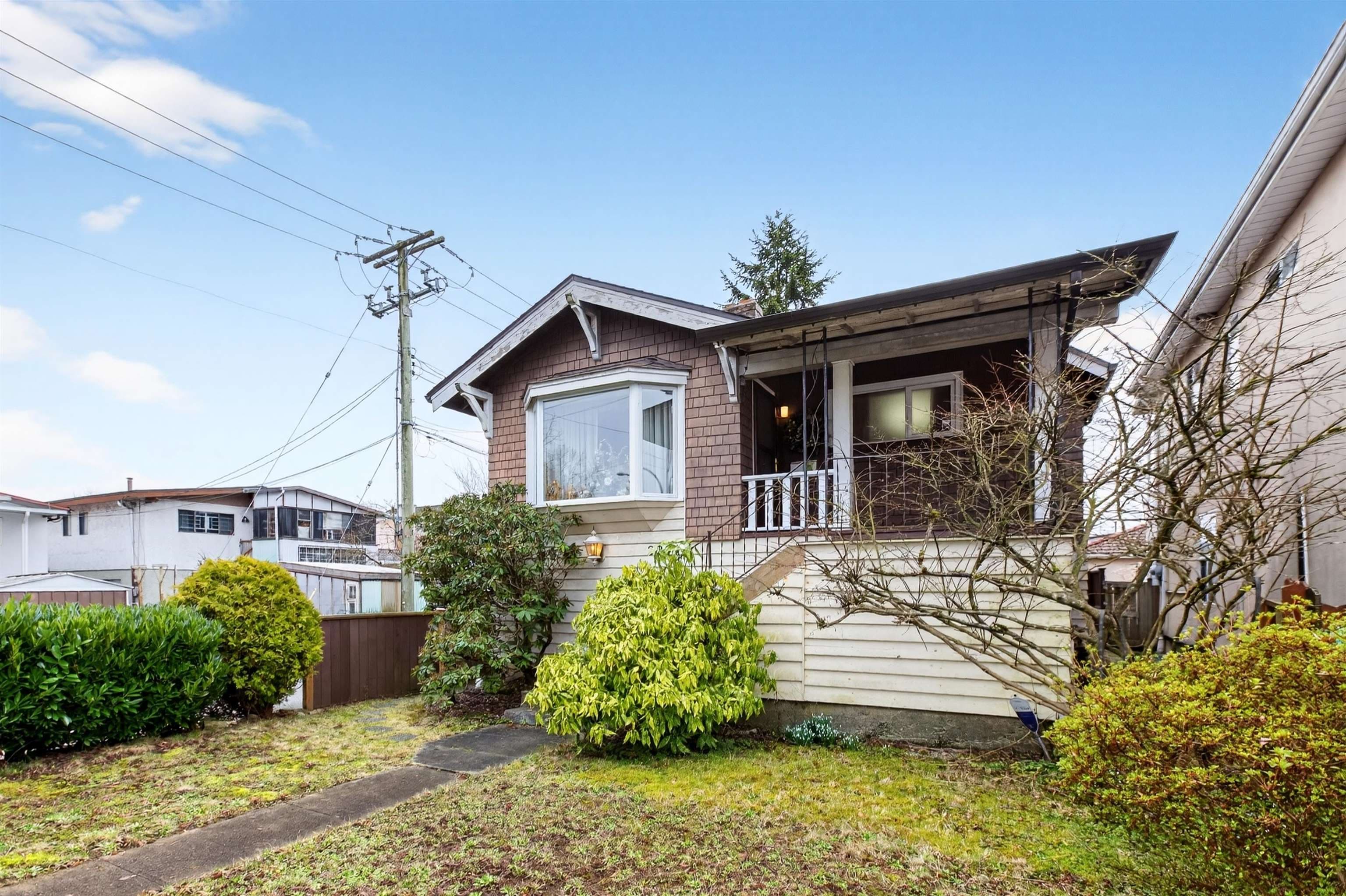 2284 E 45th Avenue, Vancouver, V5P 1N8 — photo 1