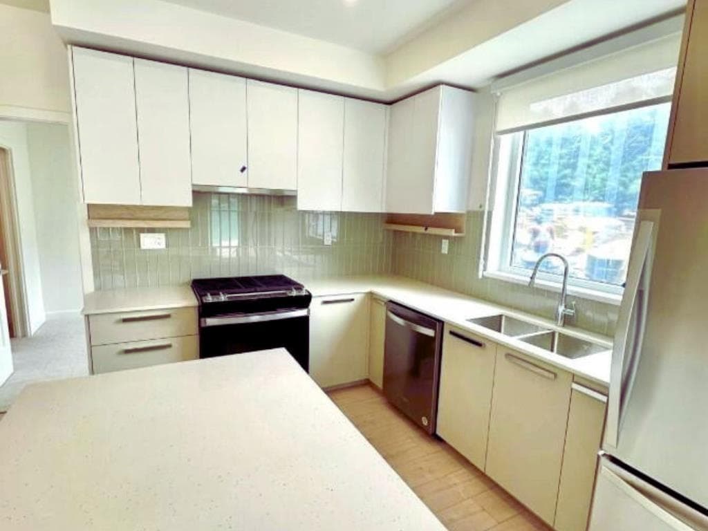 105 - 13788 76 Avenue, Surrey, V3W 2T3 — photo 1