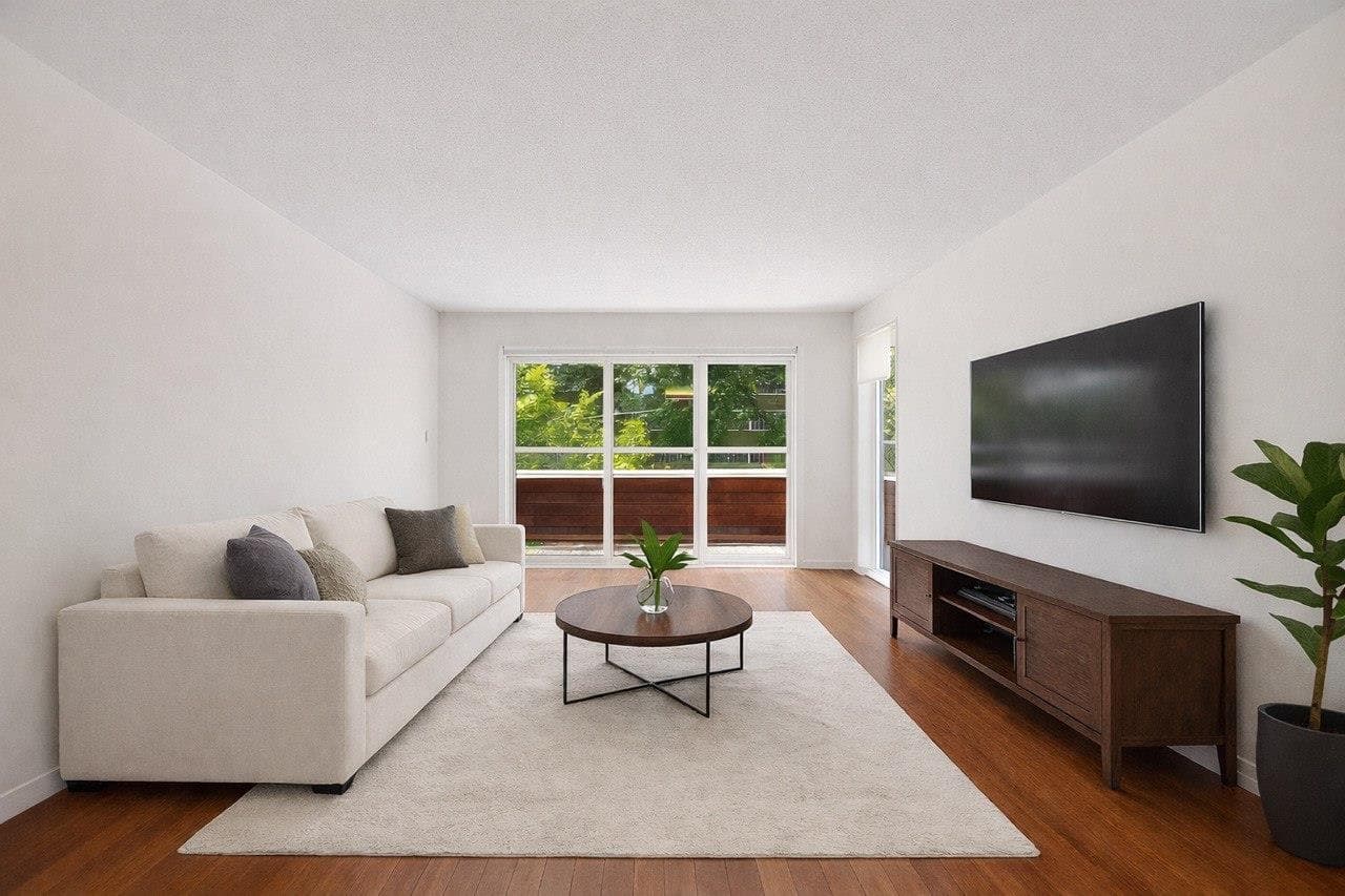 202 - 250 W 1st Street, North Vancouver