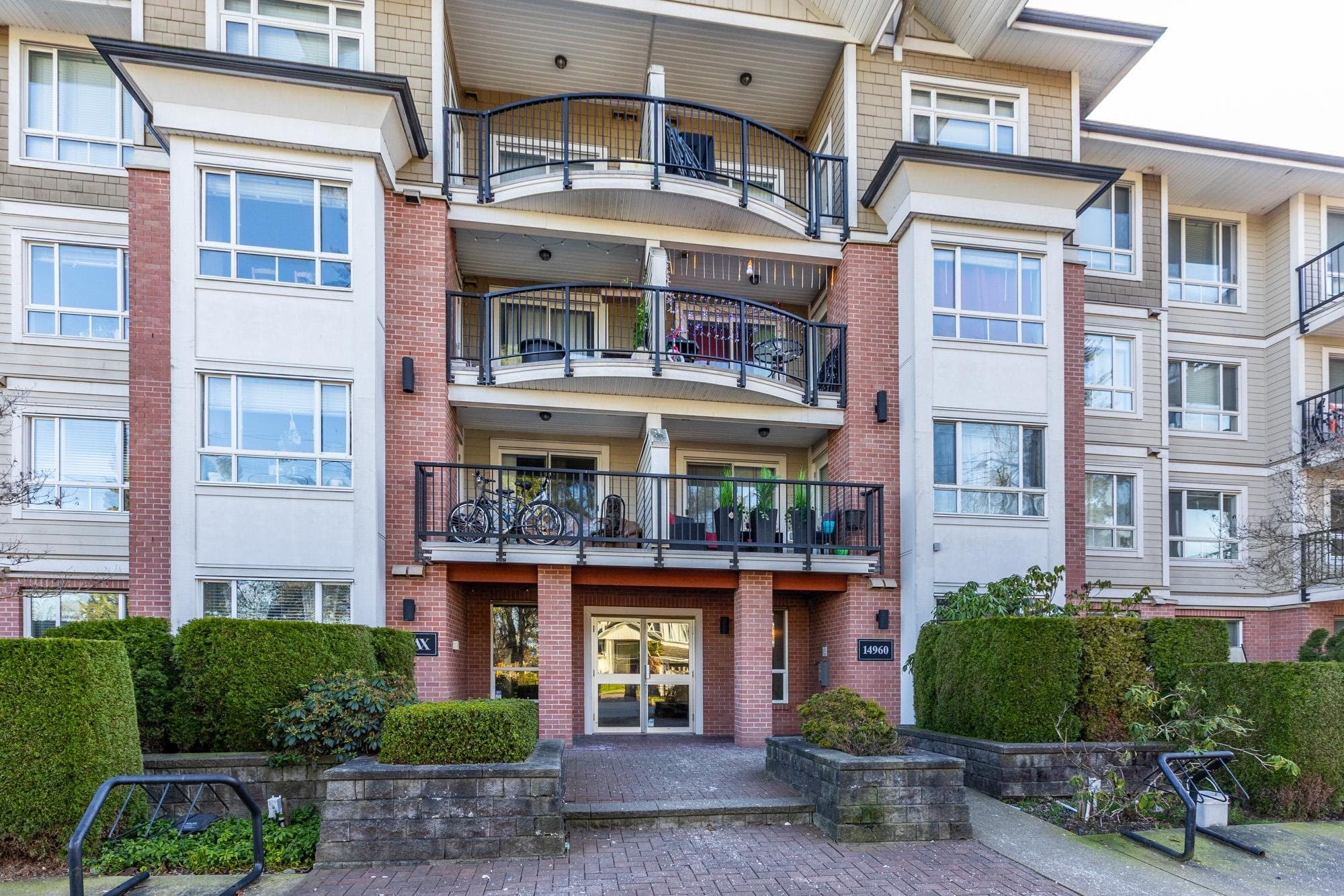 202 - 14960 102a Avenue, Surrey, V3R 6A3 — photo 2