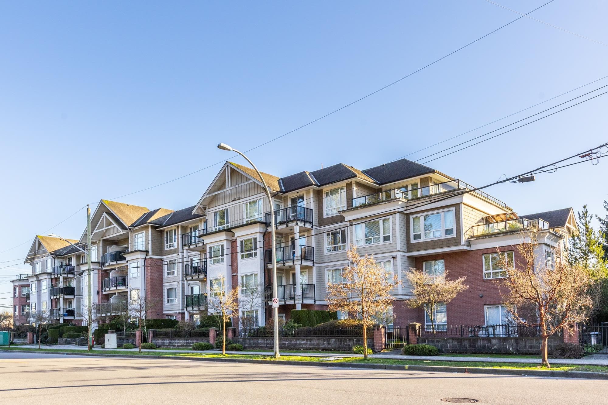 202 - 14960 102a Avenue, Surrey, V3R 6A3 — photo 1