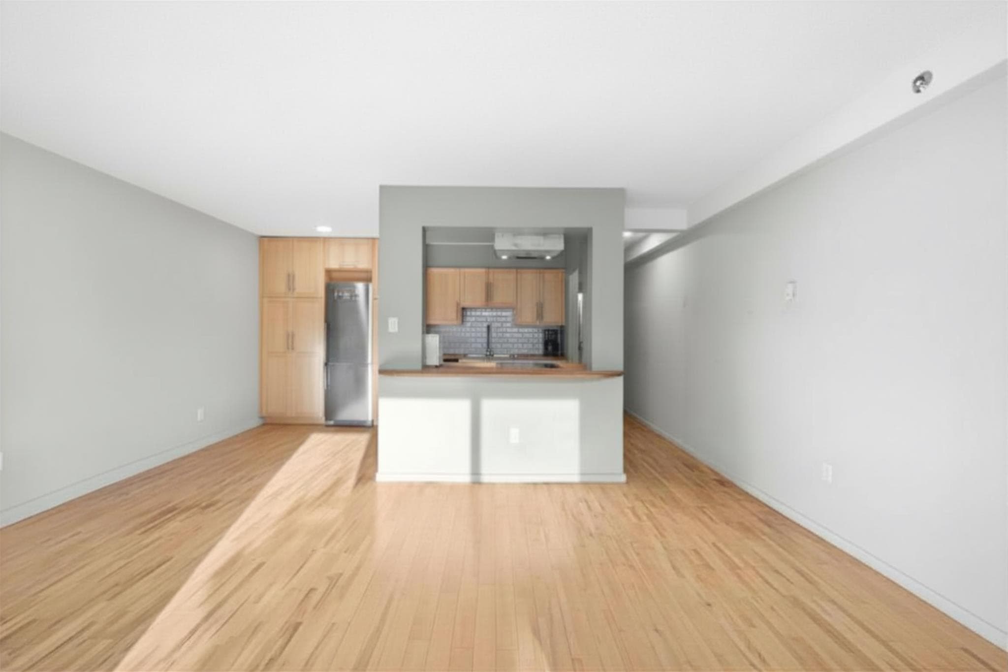 104 - 1549 Kitchener Street, Vancouver, V5L 2V8 — photo 2