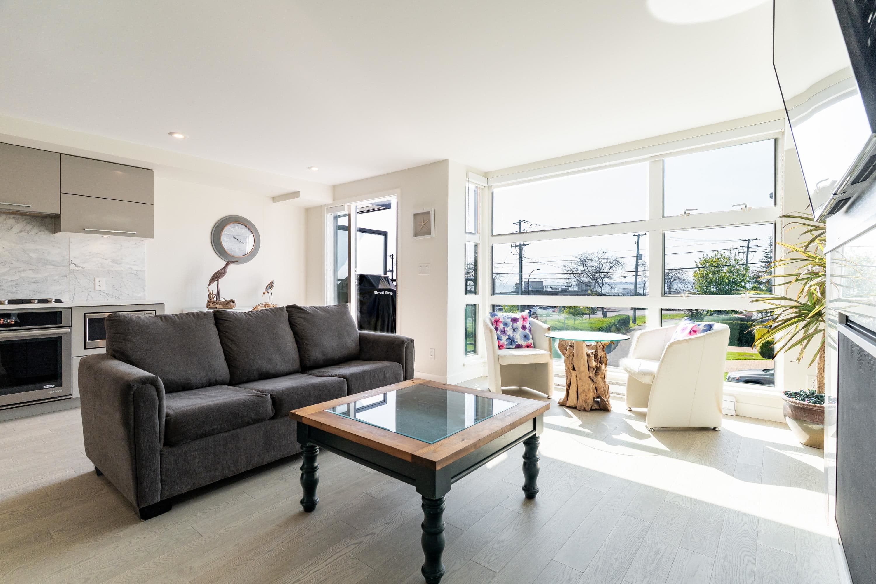 203 - 1160 Oxford Street, White Rock, V4B 0B3 — photo 3