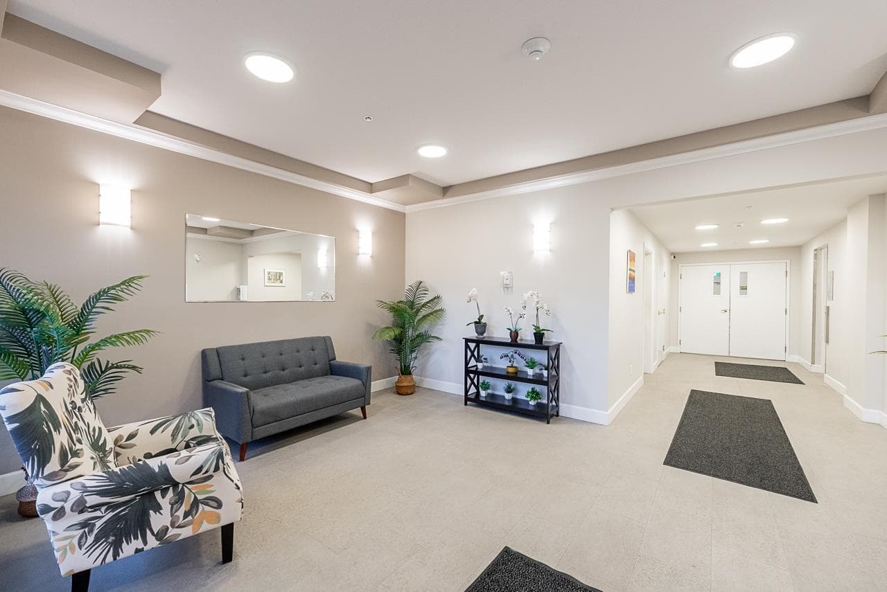 302 - 13911 70 Avenue, Surrey, V3W 6B4 — photo 5