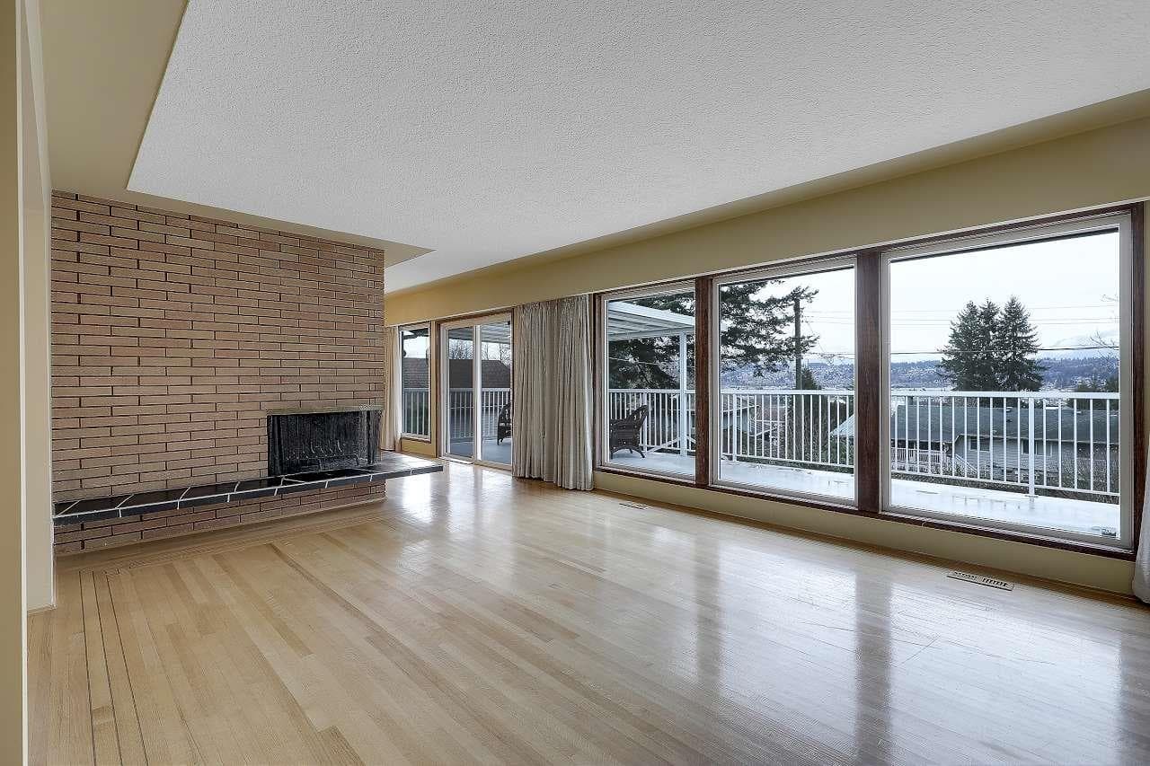 13753 114 Avenue, Surrey, V3R 2L6 — photo 2