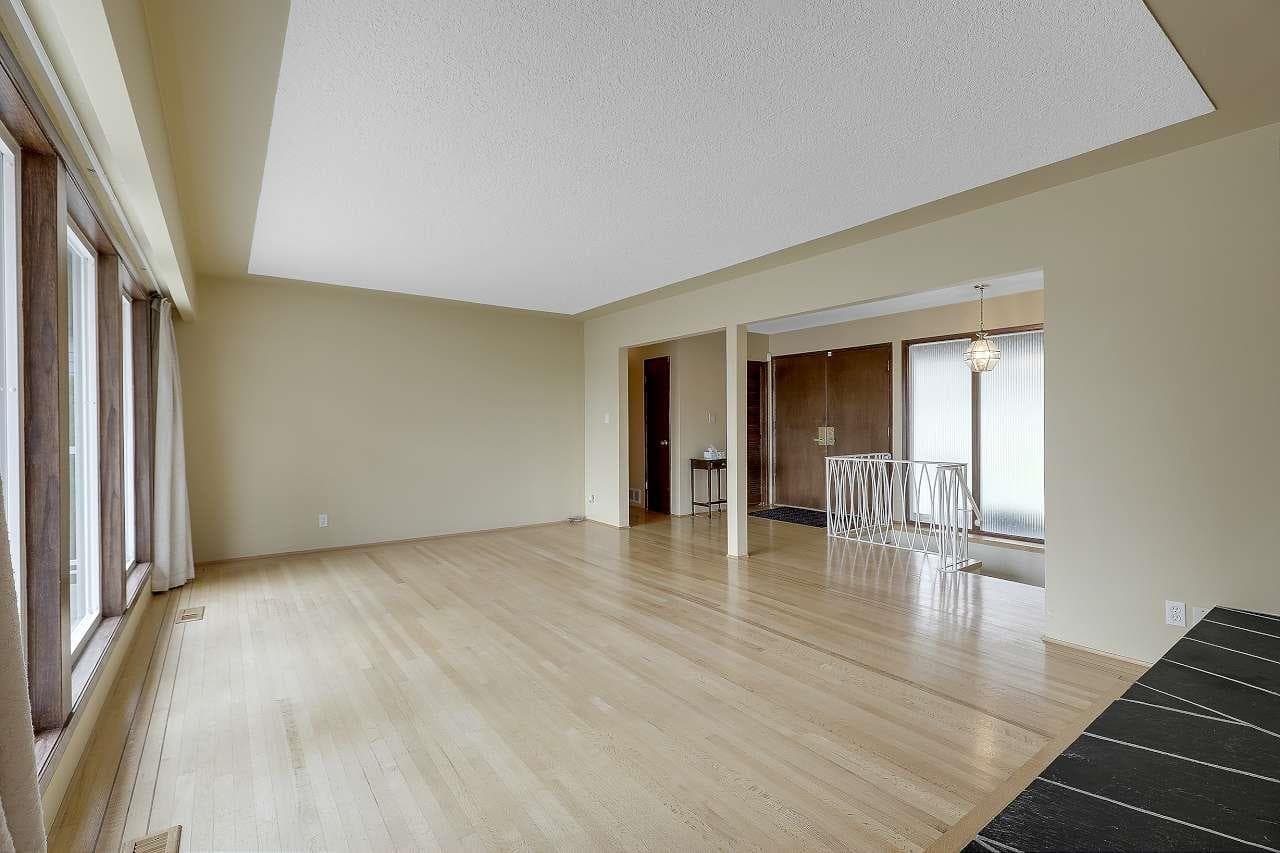 13753 114 Avenue, Surrey, V3R 2L6 — photo 4