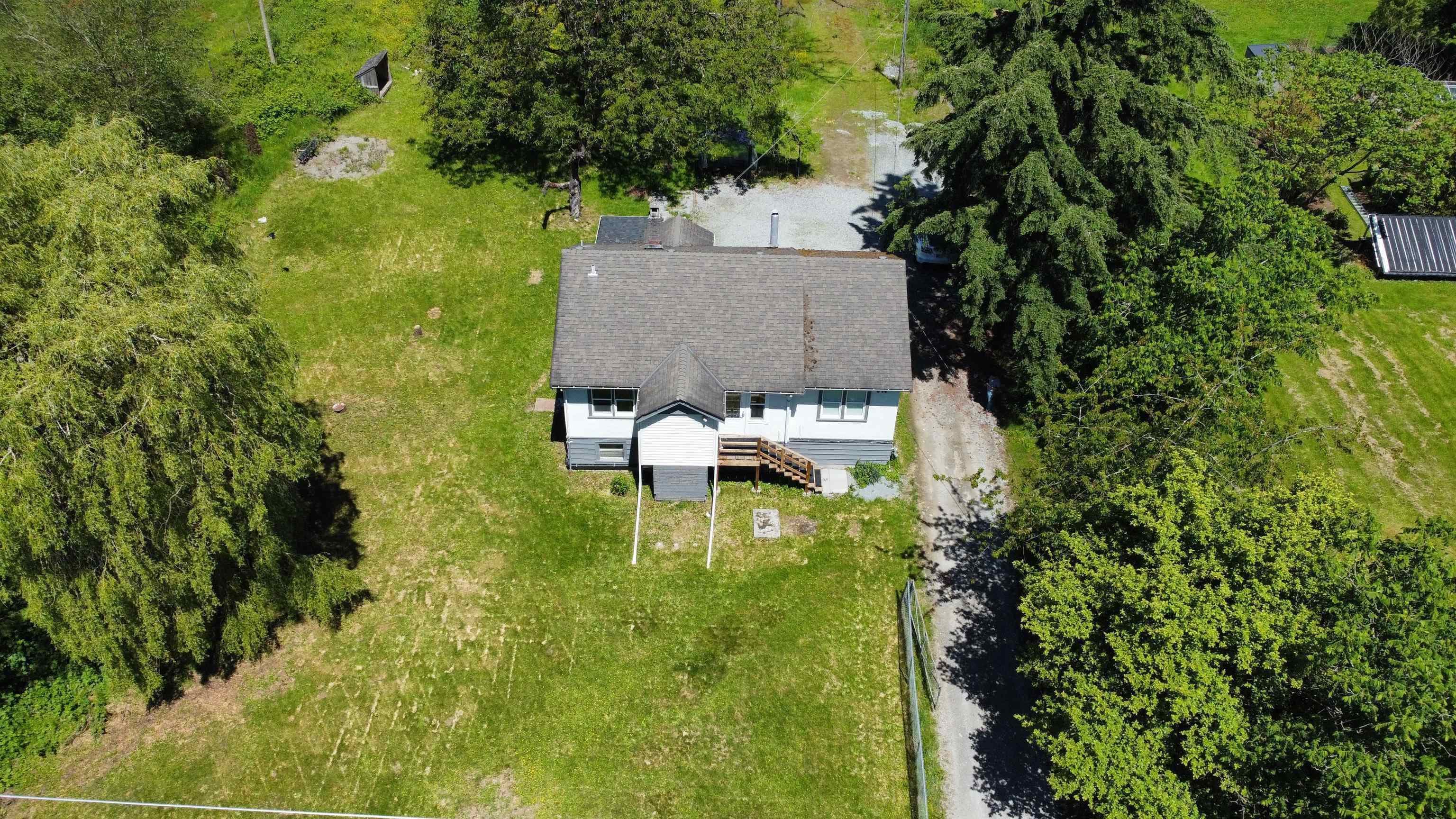 24611 Dewdney Trunk Road, Maple Ridge, V4R 1X2 — photo 1